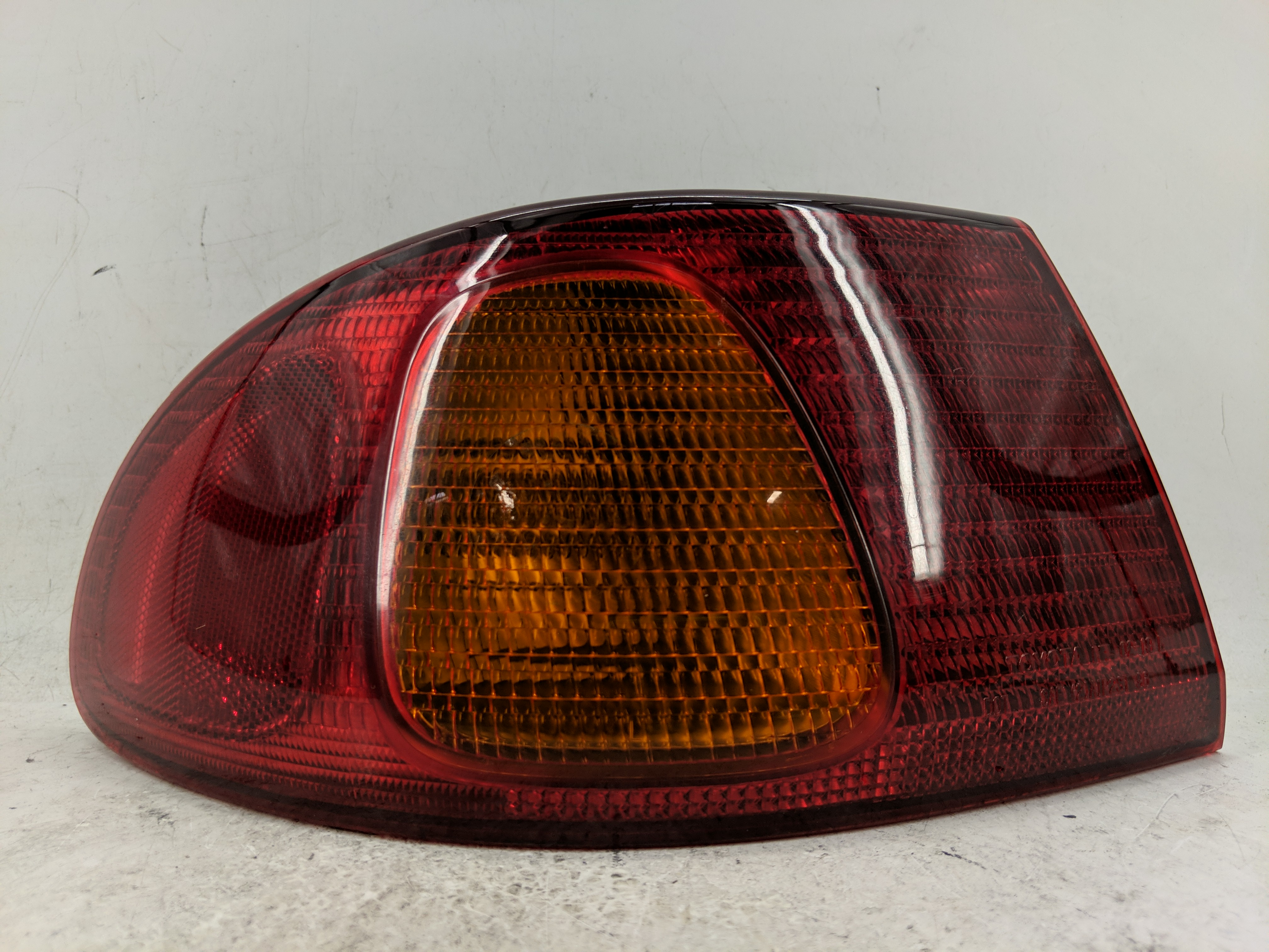 1998-2002 Toyota Corolla Driver Left Side Tail Light Taillight Oem 1228303 - Oemusedautoparts1.com