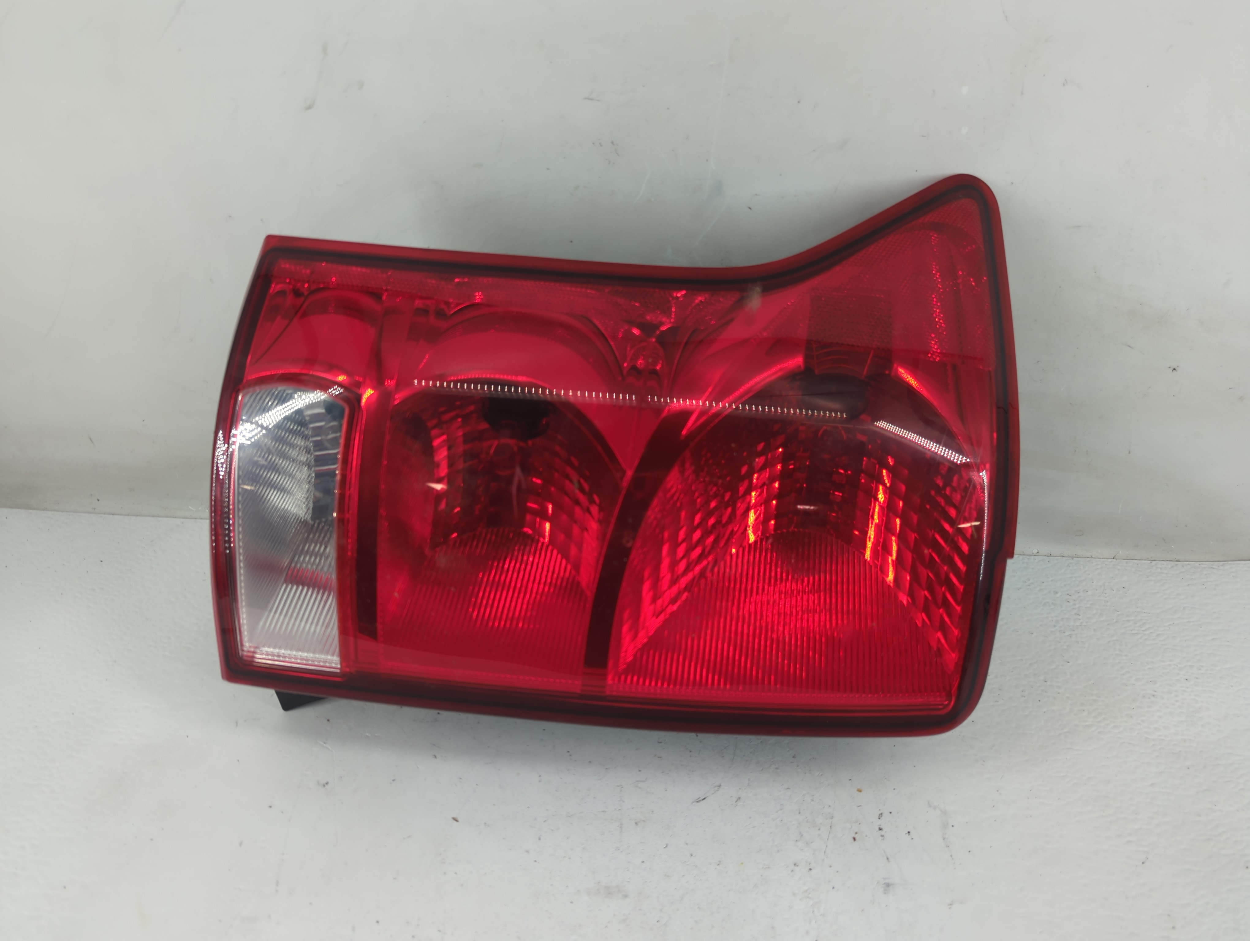 Suzuki Vitara Driver Left Side Tail Light Taillight Oem 1228349 - Oemusedautoparts1.com
