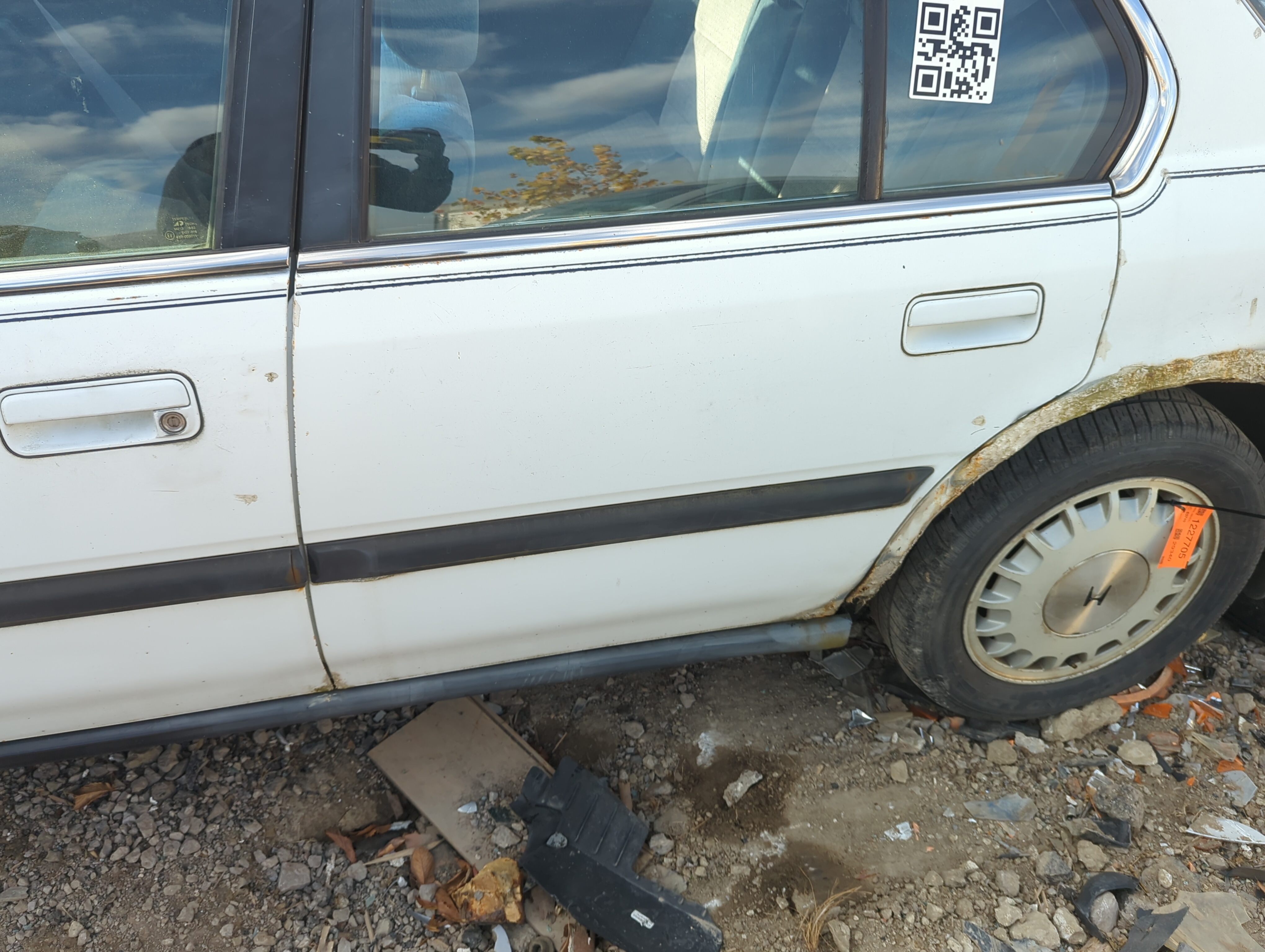 1991 Honda Accord Driver Rear Door Oem 1228683 - Oemusedautoparts1.com