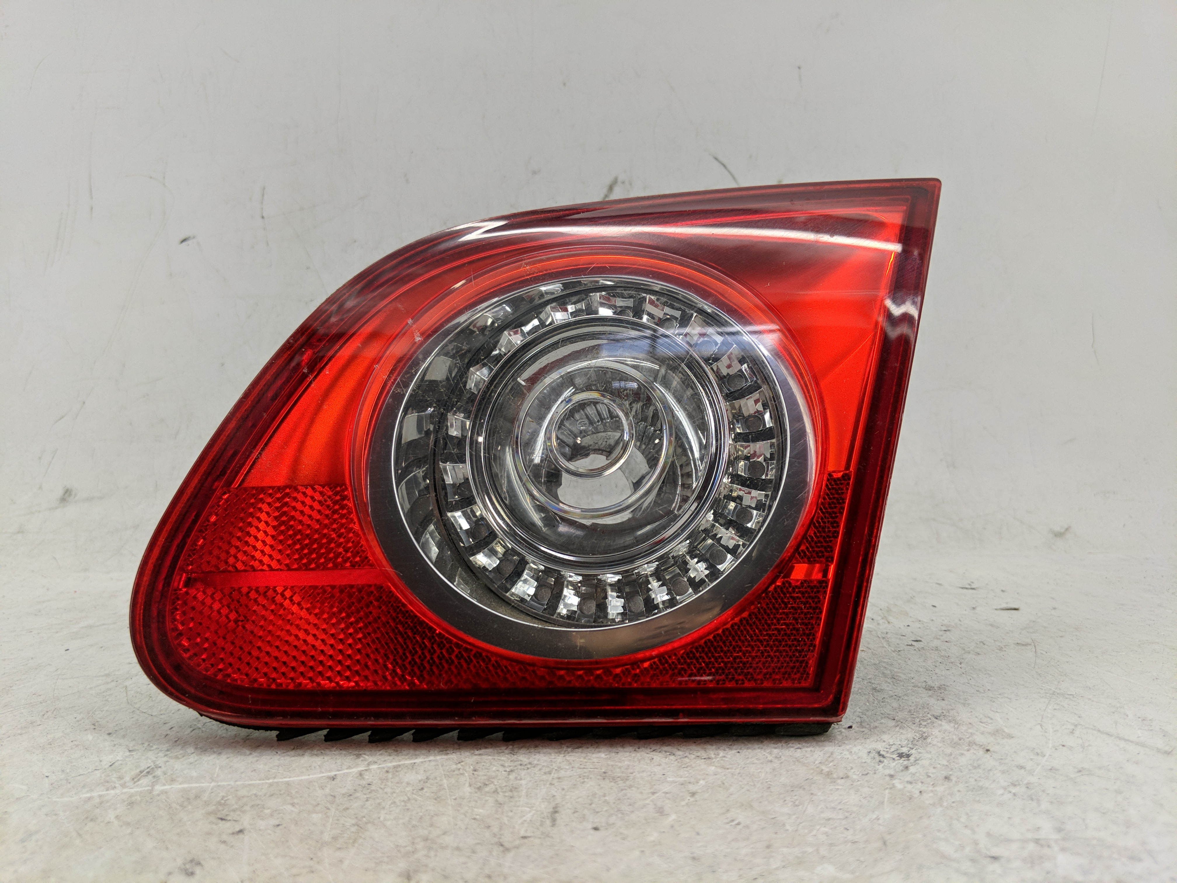Picture of 2006 Volkswagen Passat Passenger Right Side Tail Light Taillight Oem 1228889