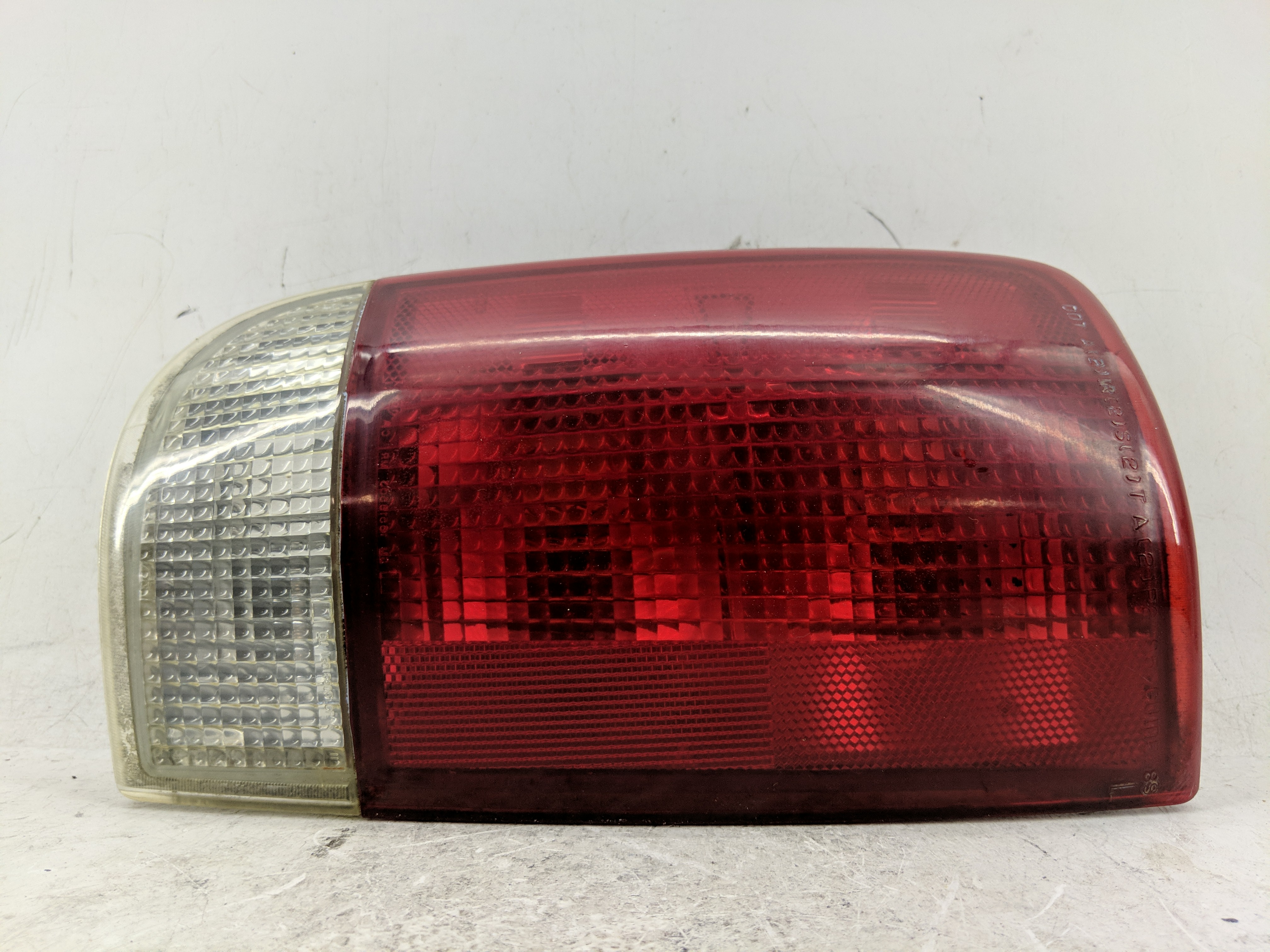 Picture of Chevrolet S10 Blazer Driver Left Side Tail Light Taillight Oem 1228896