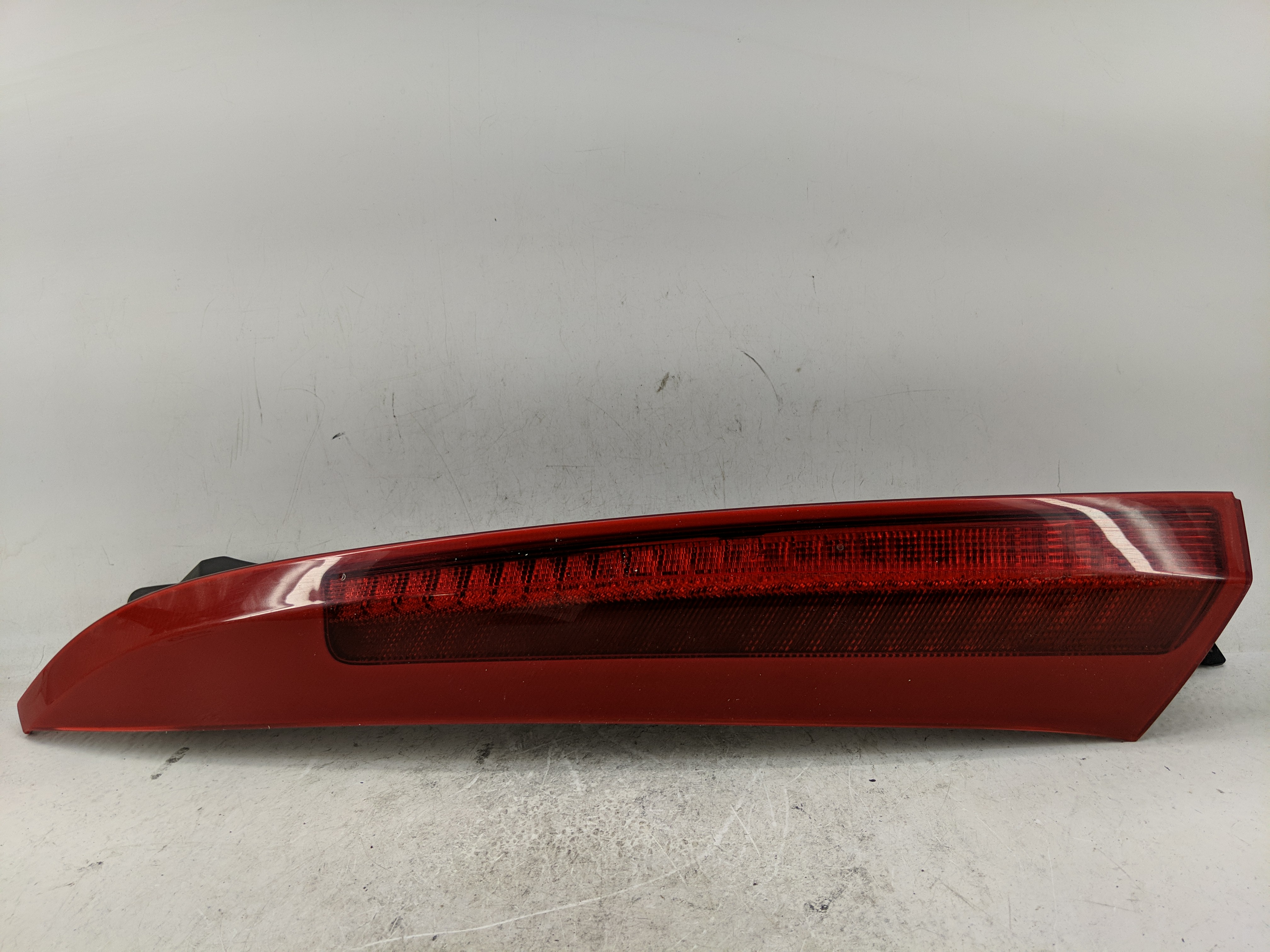 Picture of 2003-2006 Volvo Xc90 Driver Left Side Tail Light Taillight Oem 1228953