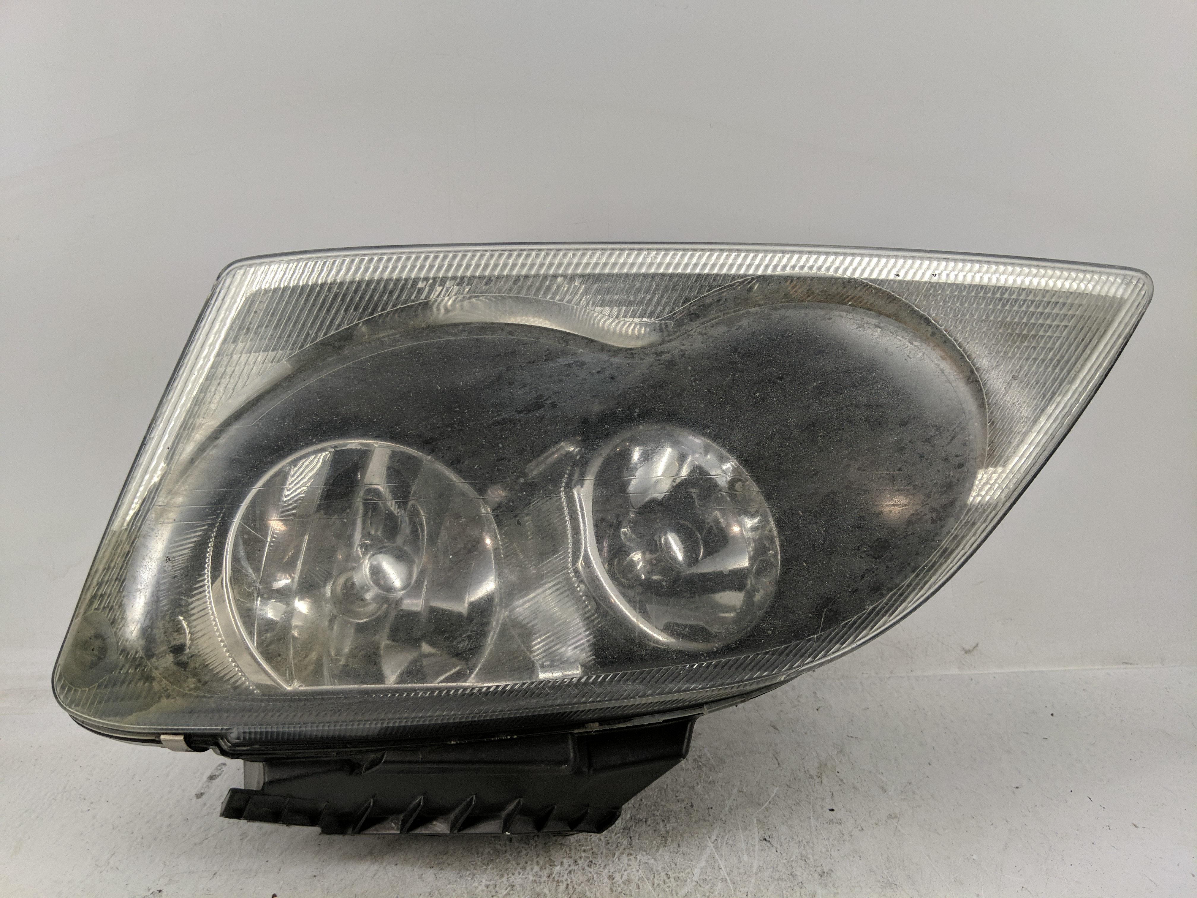 Picture of 2004-2006 Chrysler Pacifica Driver Left Oem Head Light Headlight Lamp 1228973