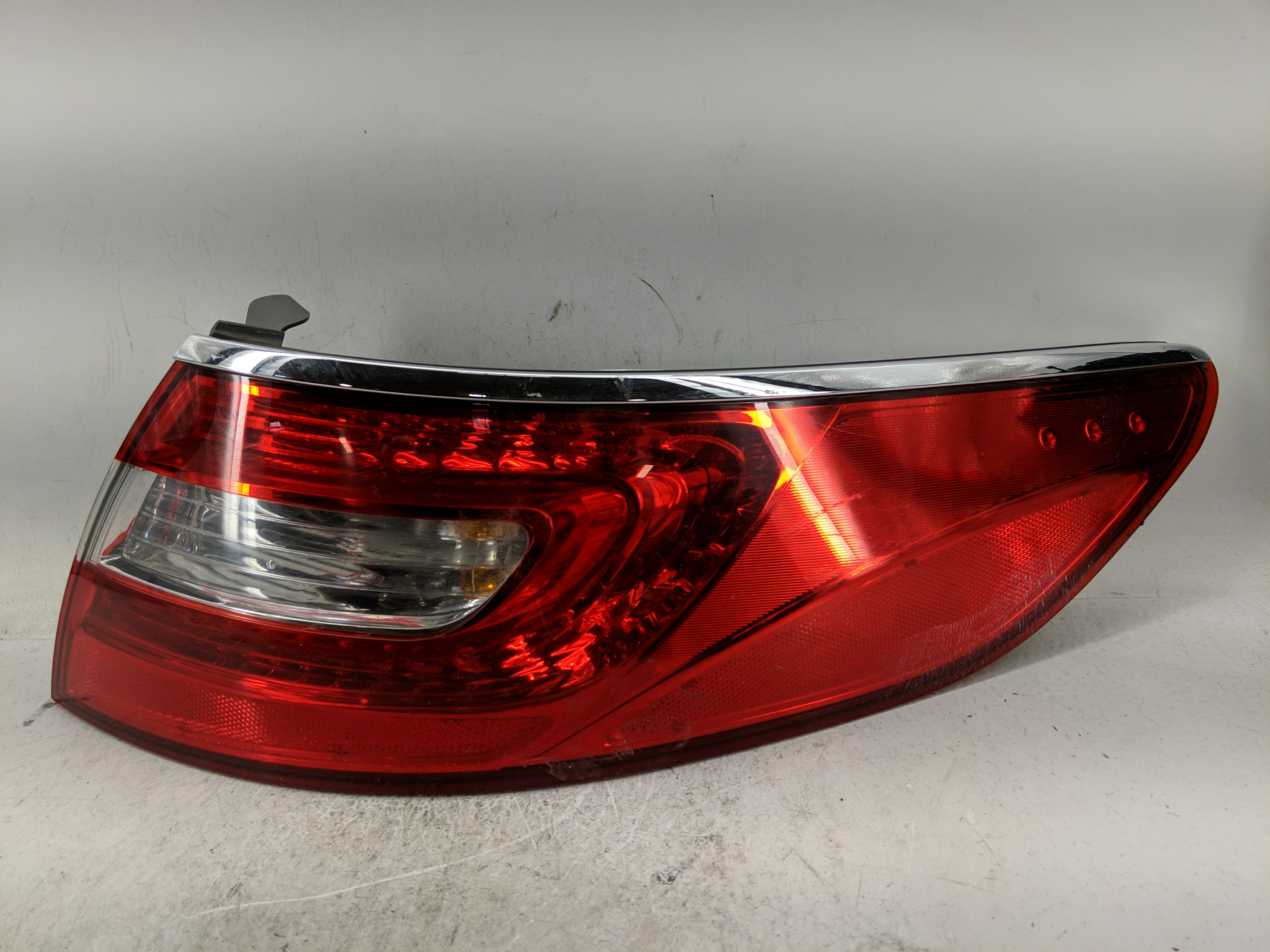 Picture of 2012-2017 Hyundai Azera Passenger Right Side Tail Light Taillight Oem 1229011