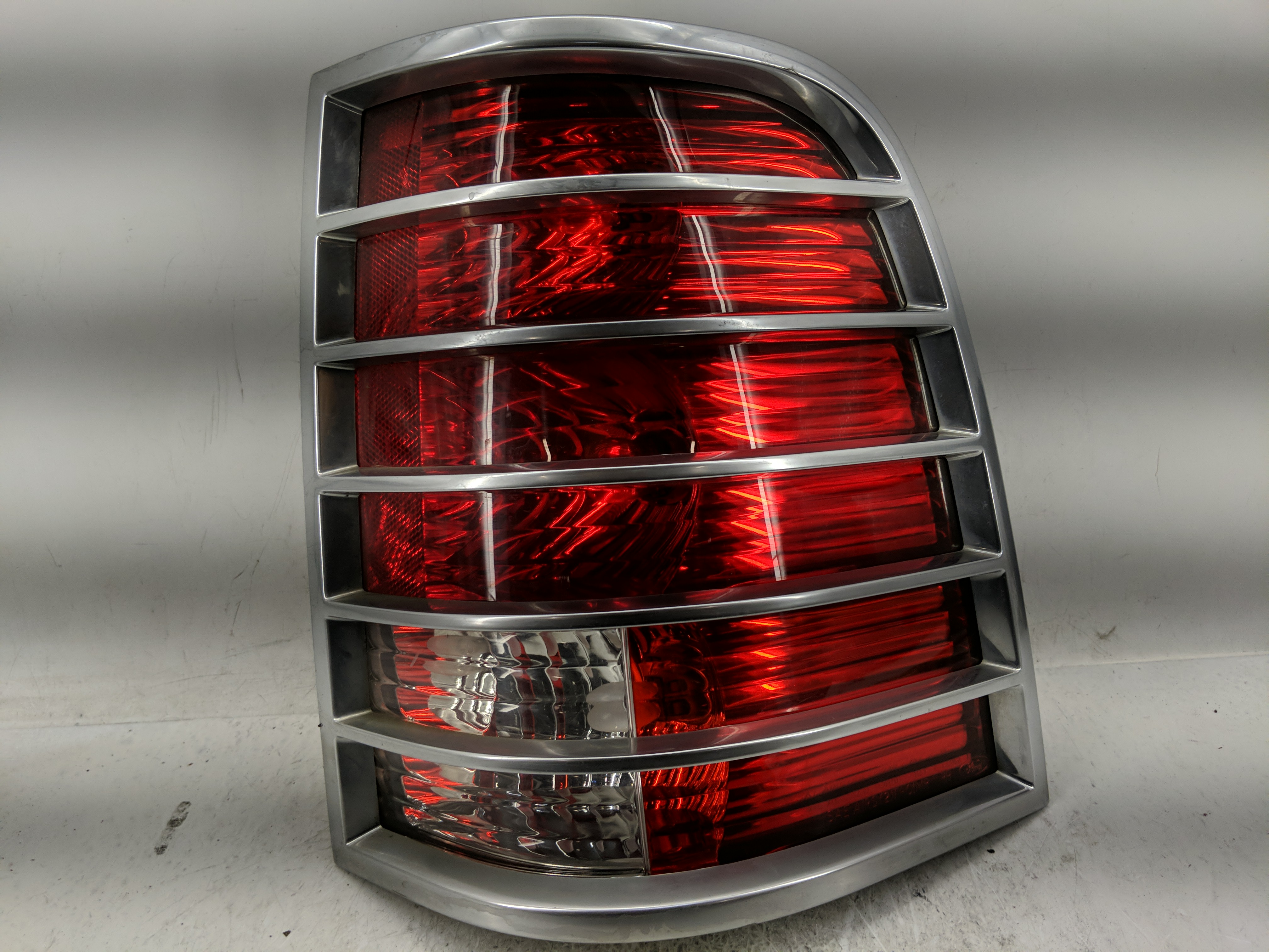 2002 Mercury Mountaineer Passenger Right Side Tail Light Taillight Oem 1229014 - Oemusedautoparts1.com