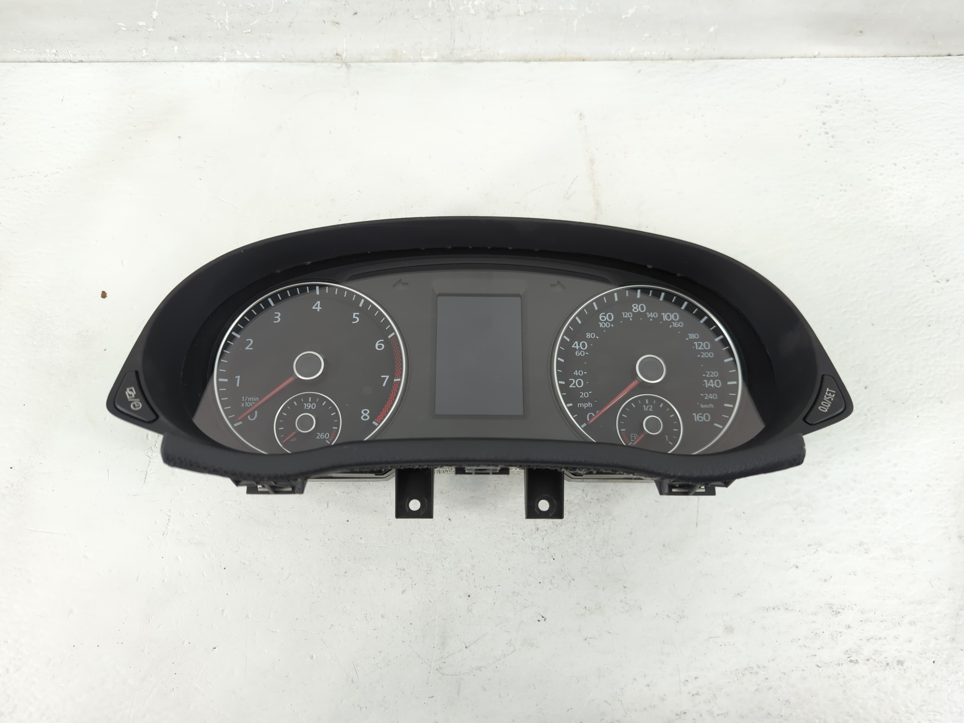 Picture of 2013-2014 Volkswagen Passat Speedometer Instrument Cluster Gauges 1229025