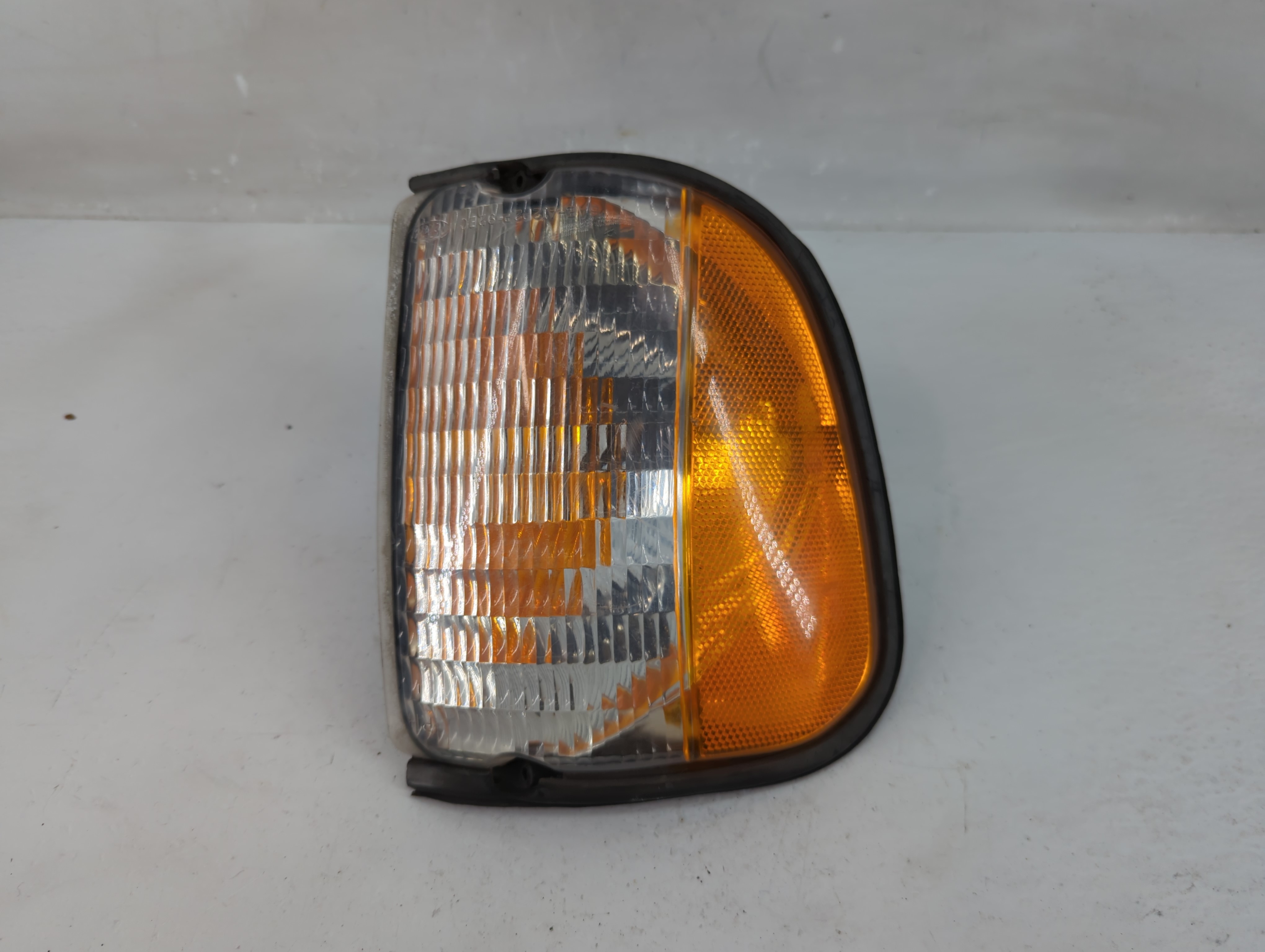 Ford E-250 Driver Left Oem Front Light Lamp 1229044 - Oemusedautoparts1.com