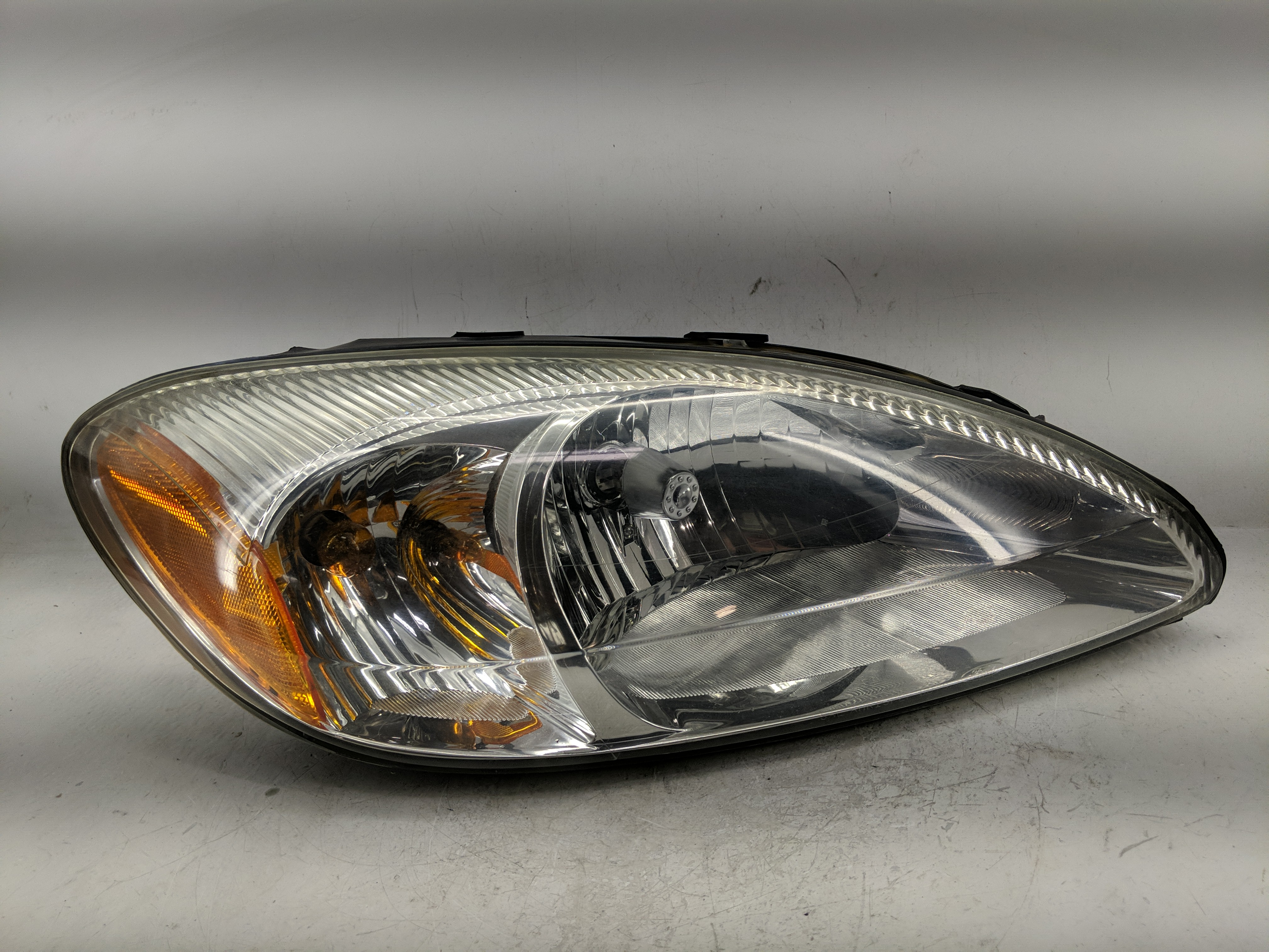 2000-2007 Ford Taurus Passenger Right Oem Head Light Headlight Lamp 1229047 - Oemusedautoparts1.com