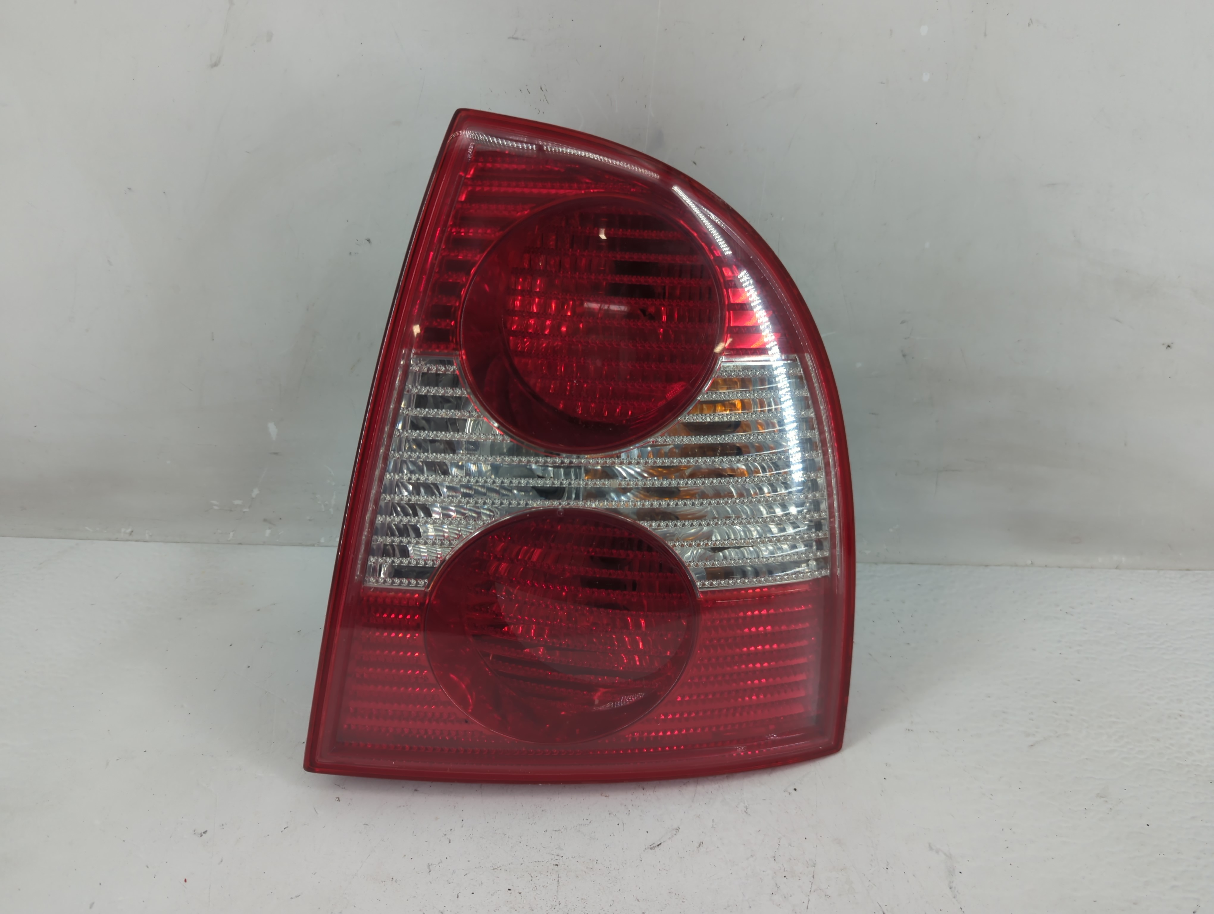 Picture of 2001 Volkswagen Passat Passenger Right Side Tail Light Taillight Oem 1229113