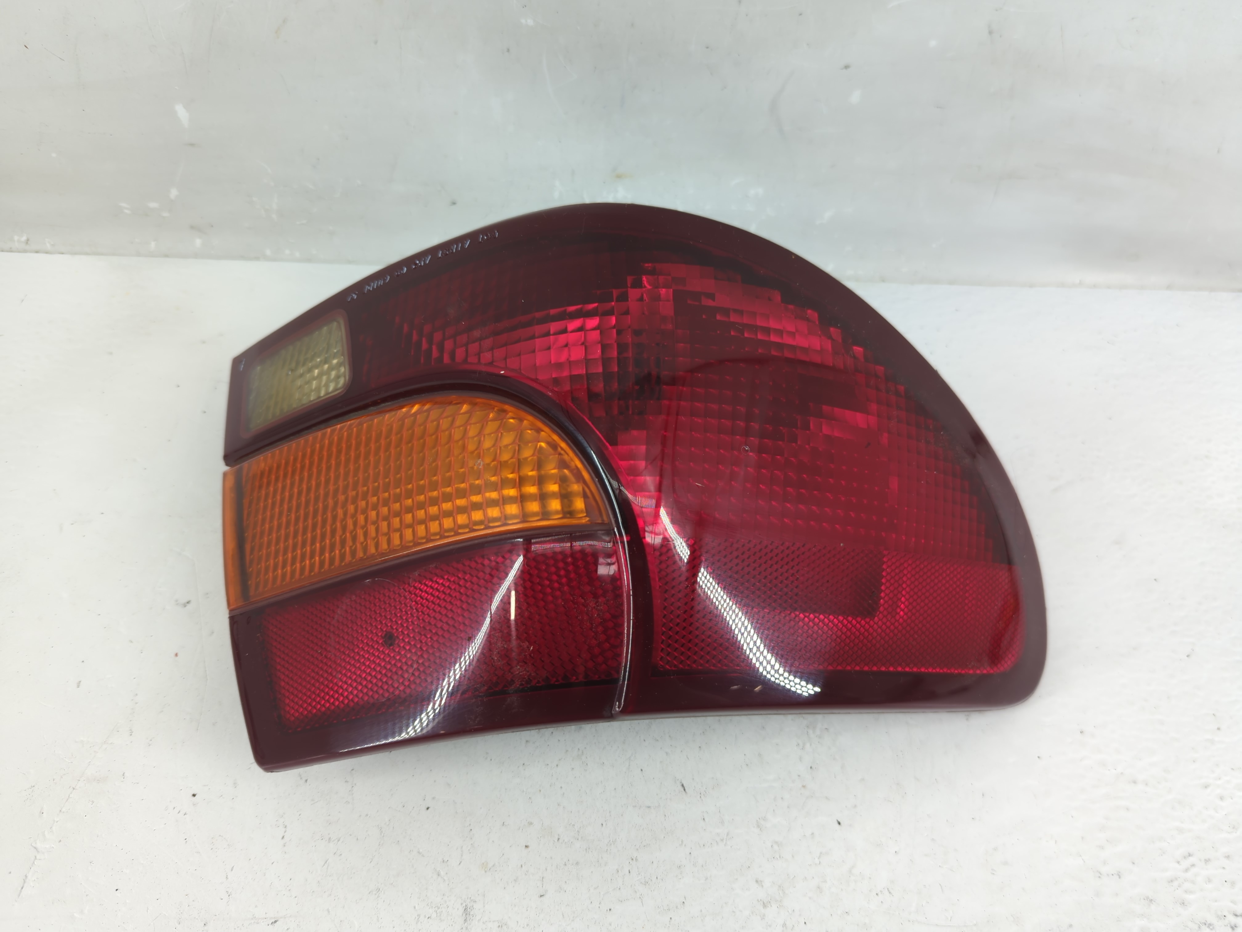 2000-2002 Saturn Sl Driver Left Side Tail Light Taillight Oem 1229114 - Oemusedautoparts1.com