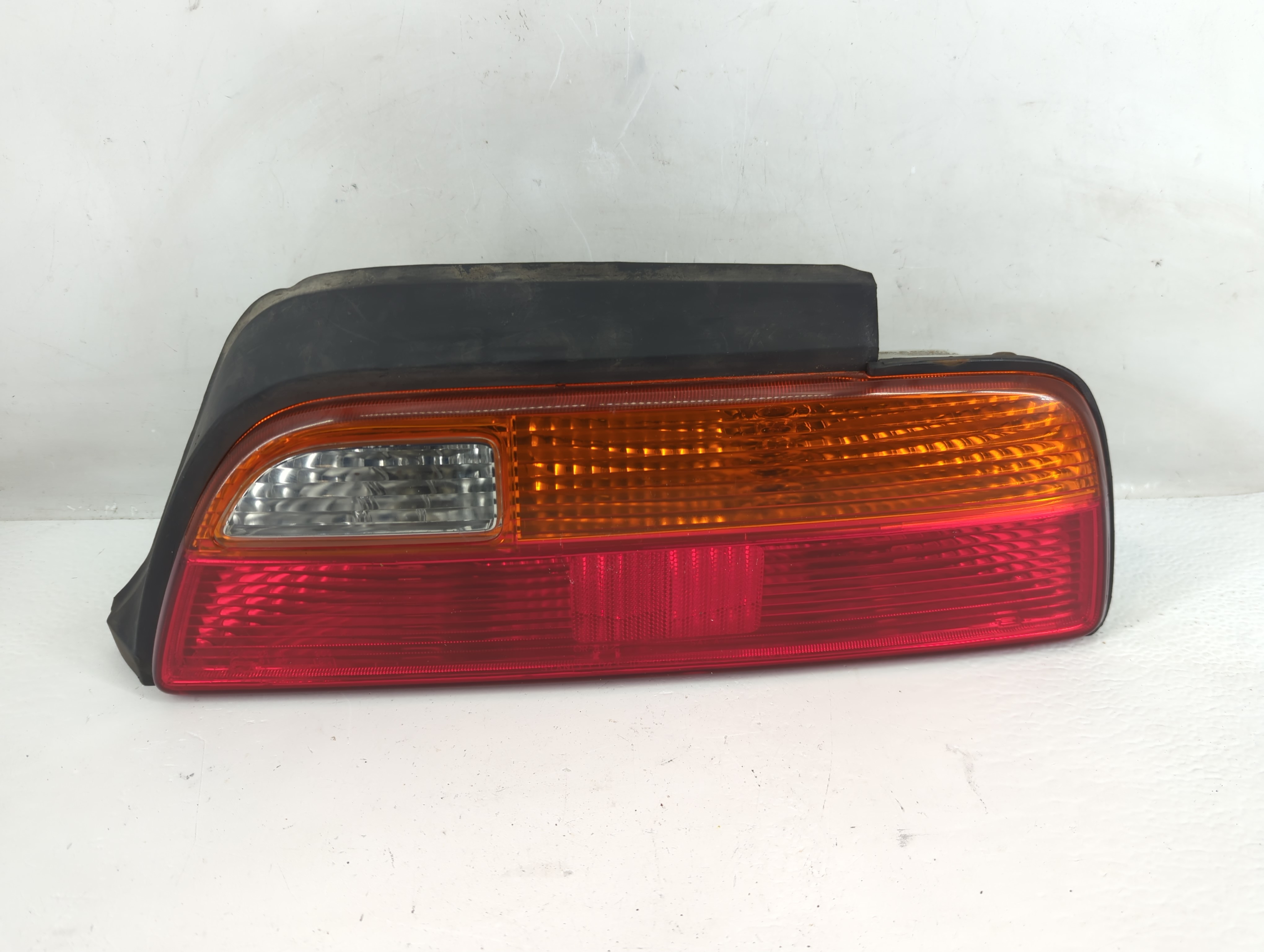 1991-1995 Acura Legend Passenger Right Side Tail Light Taillight Oem 1229135 - Oemusedautoparts1.com