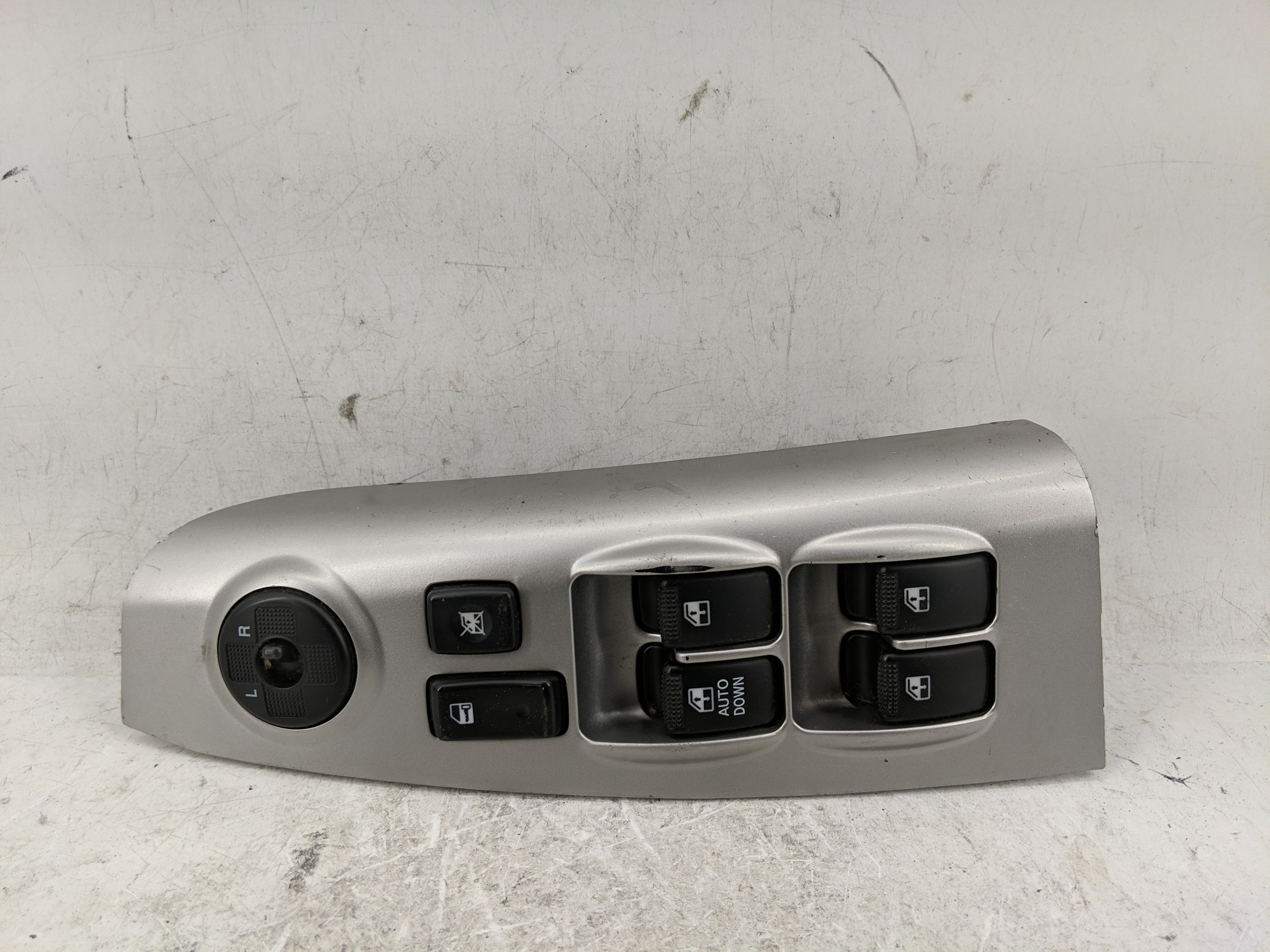 Picture of 2005-2010 Kia Sportage Driver Left Door Master Power Window Switch 1229179