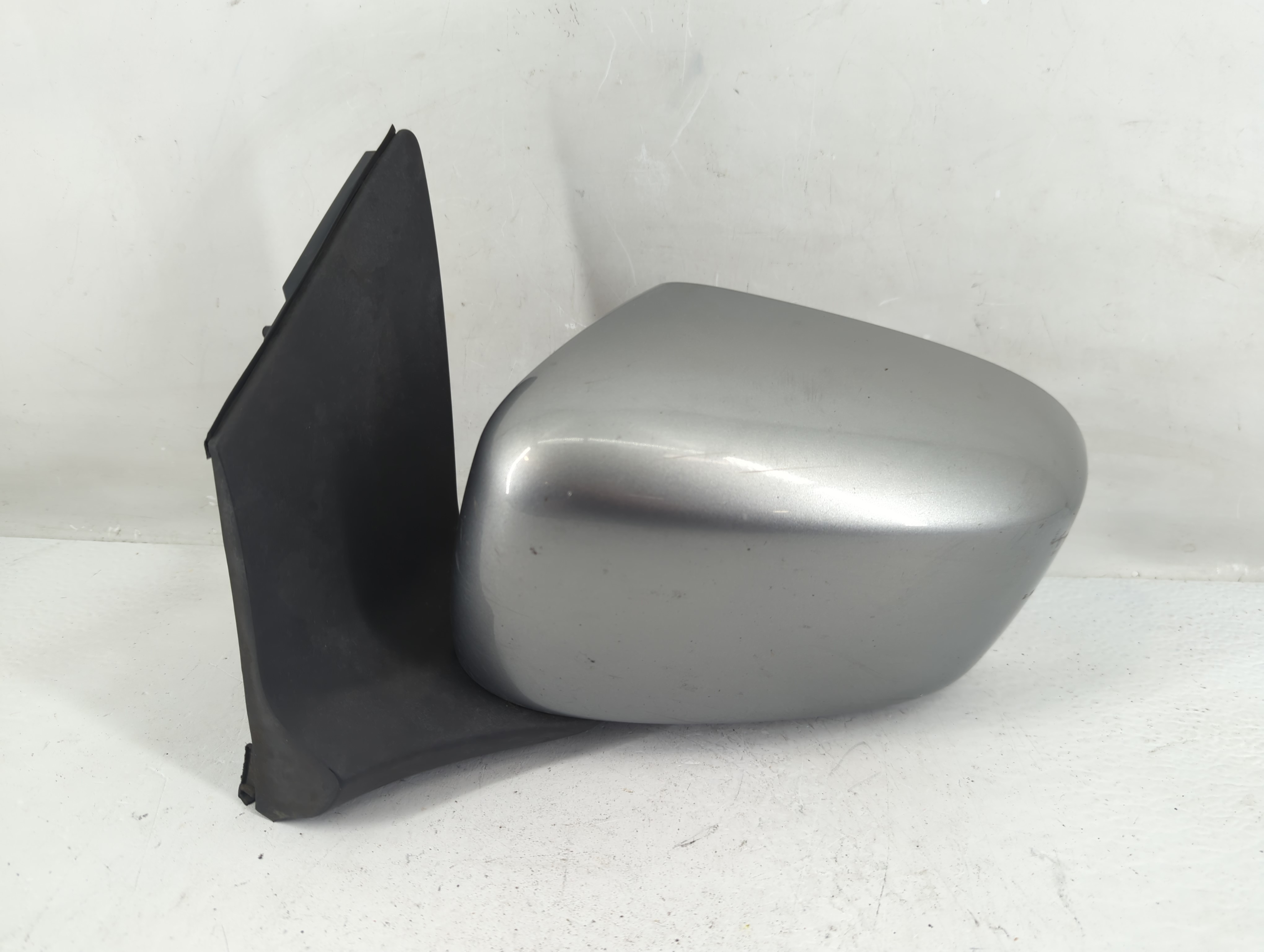 2005-2010 Honda Odyssey Driver Left Side View Power Door Mirror Silver 1229193 - Oemusedautoparts1.com