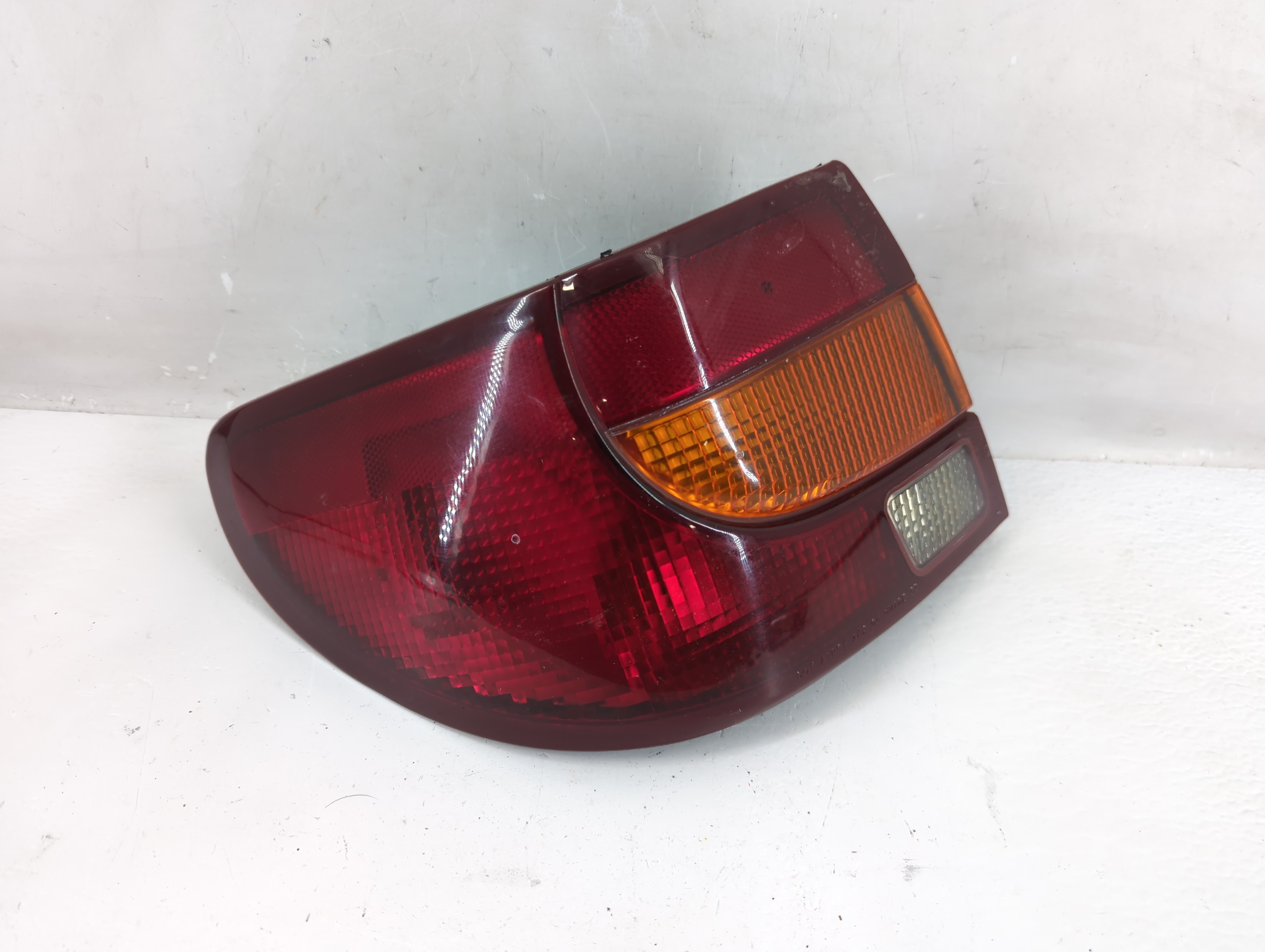 2000-2002 Saturn Sl Driver Left Side Tail Light Taillight Oem 1229217 - Oemusedautoparts1.com