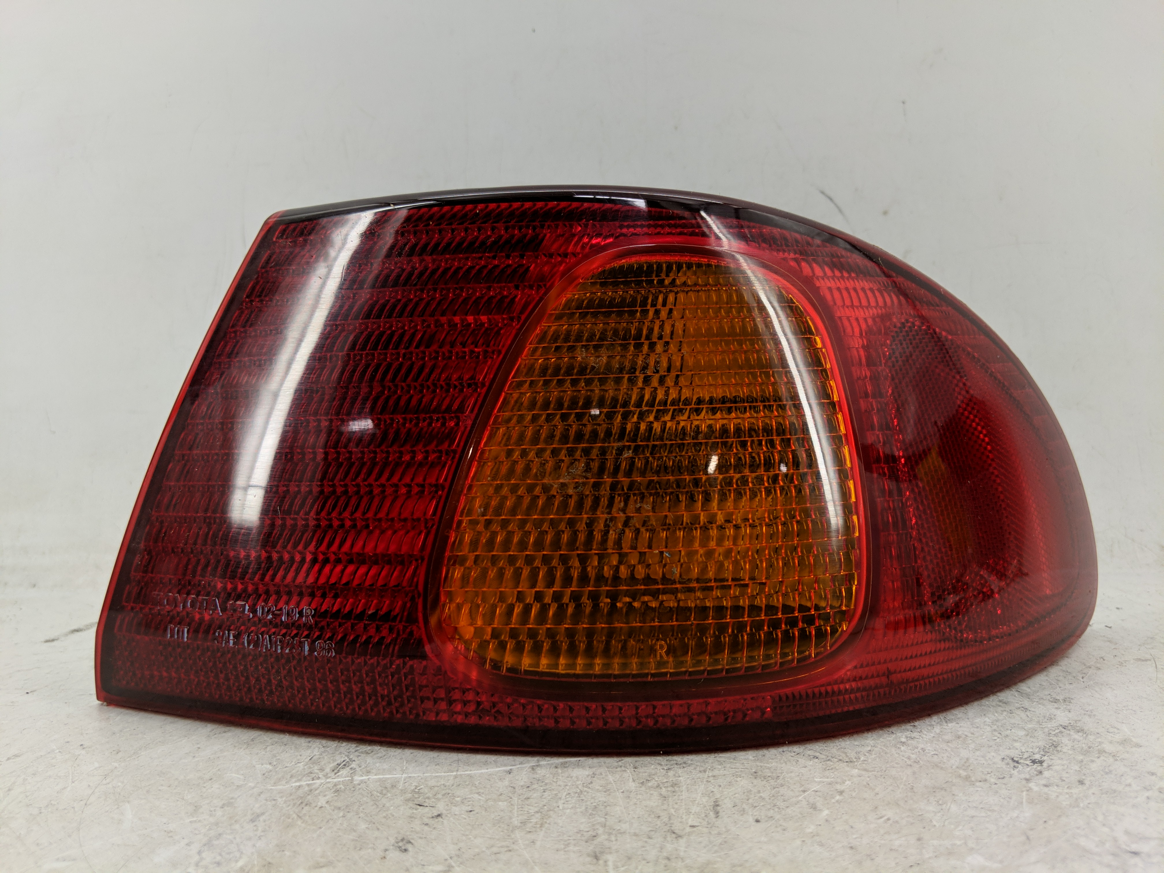 1998-2002 Toyota Corolla Passenger Right Side Tail Light Taillight Oem 1229227 - Oemusedautoparts1.com