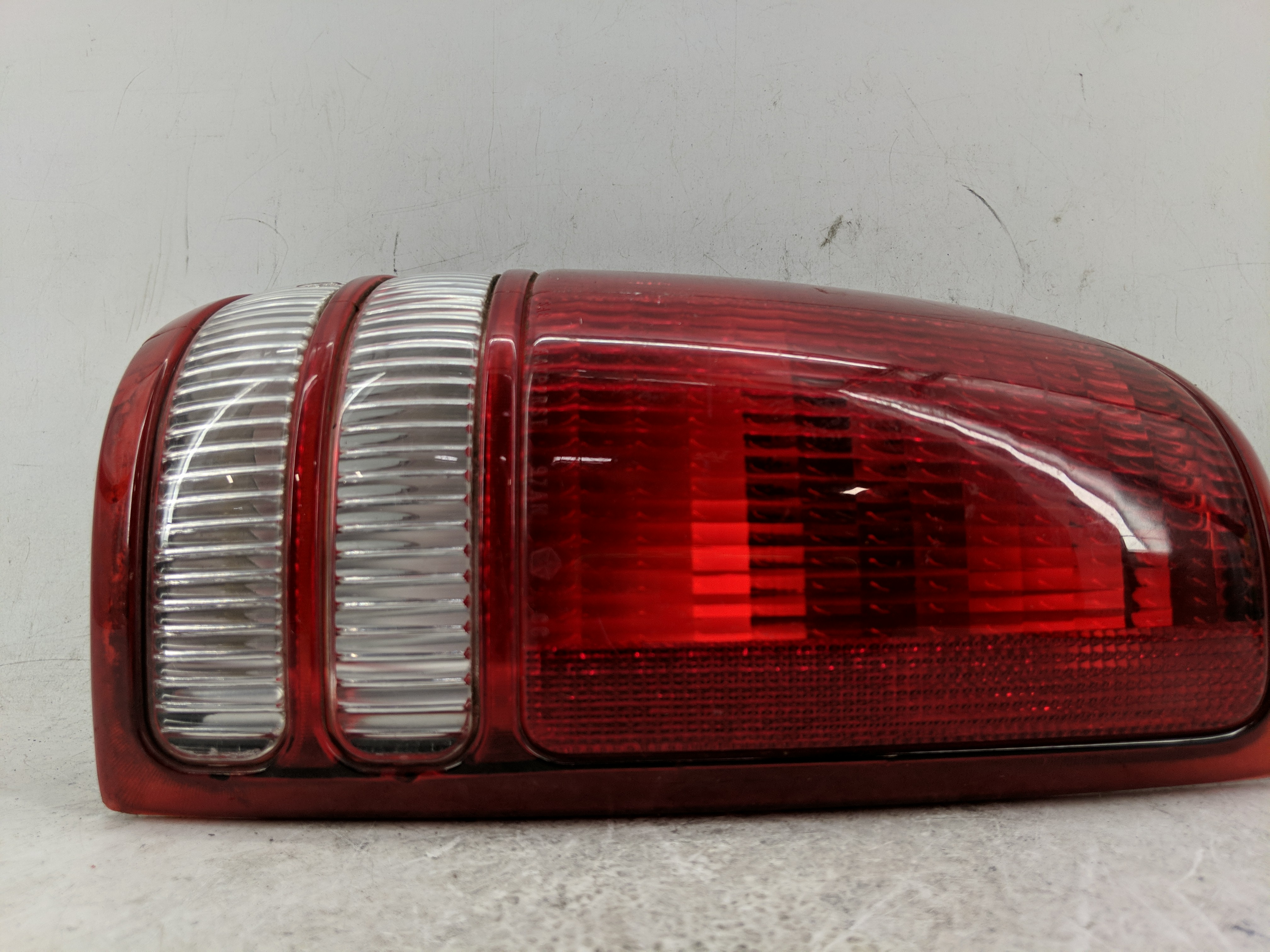 1997-2004 Dodge Dakota Driver Left Side Tail Light Taillight Oem 1229230 - Oemusedautoparts1.com