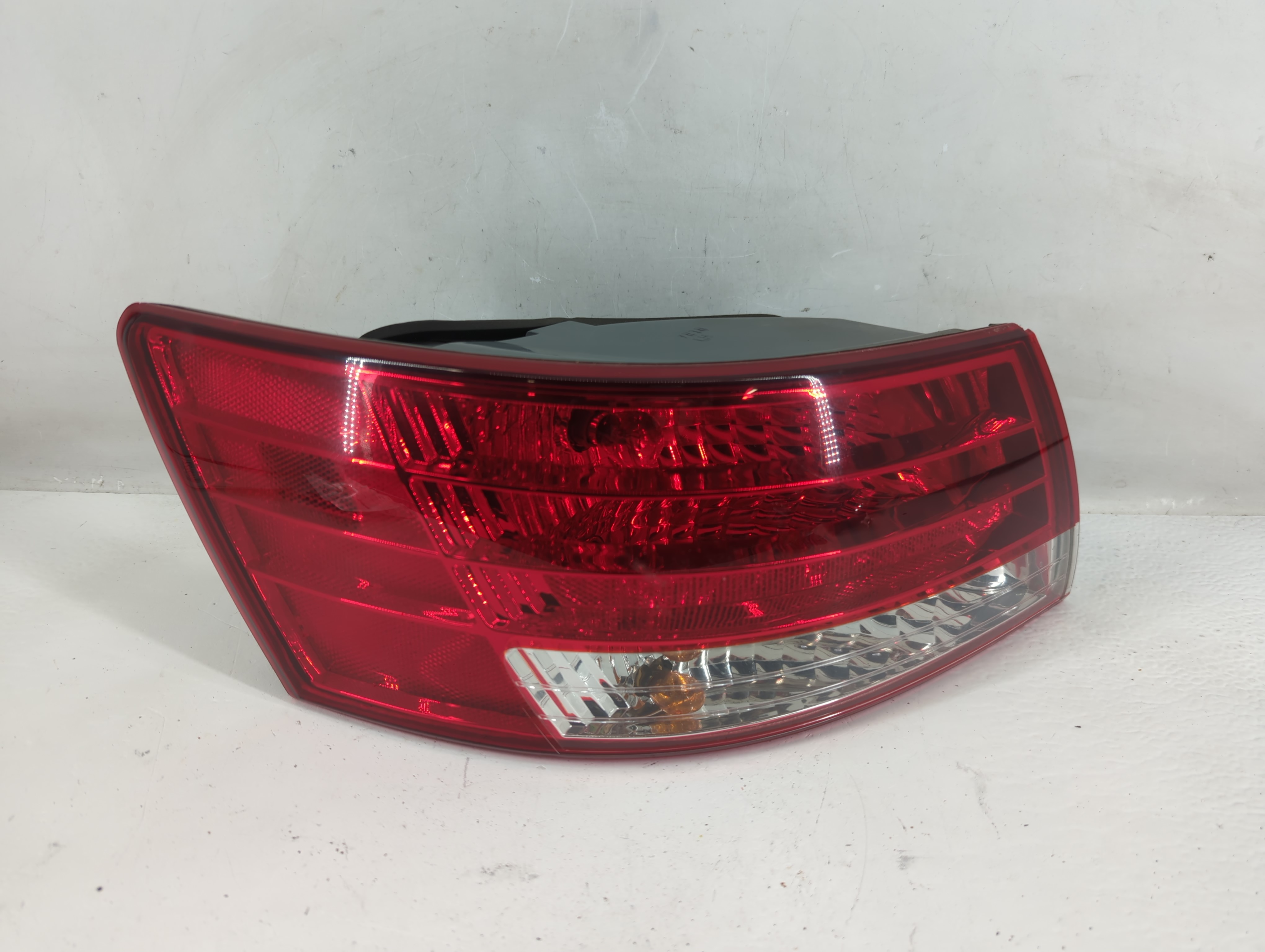 2006-2008 Hyundai Sonata Driver Left Side Tail Light Taillight Oem 1229266 - Oemusedautoparts1.com