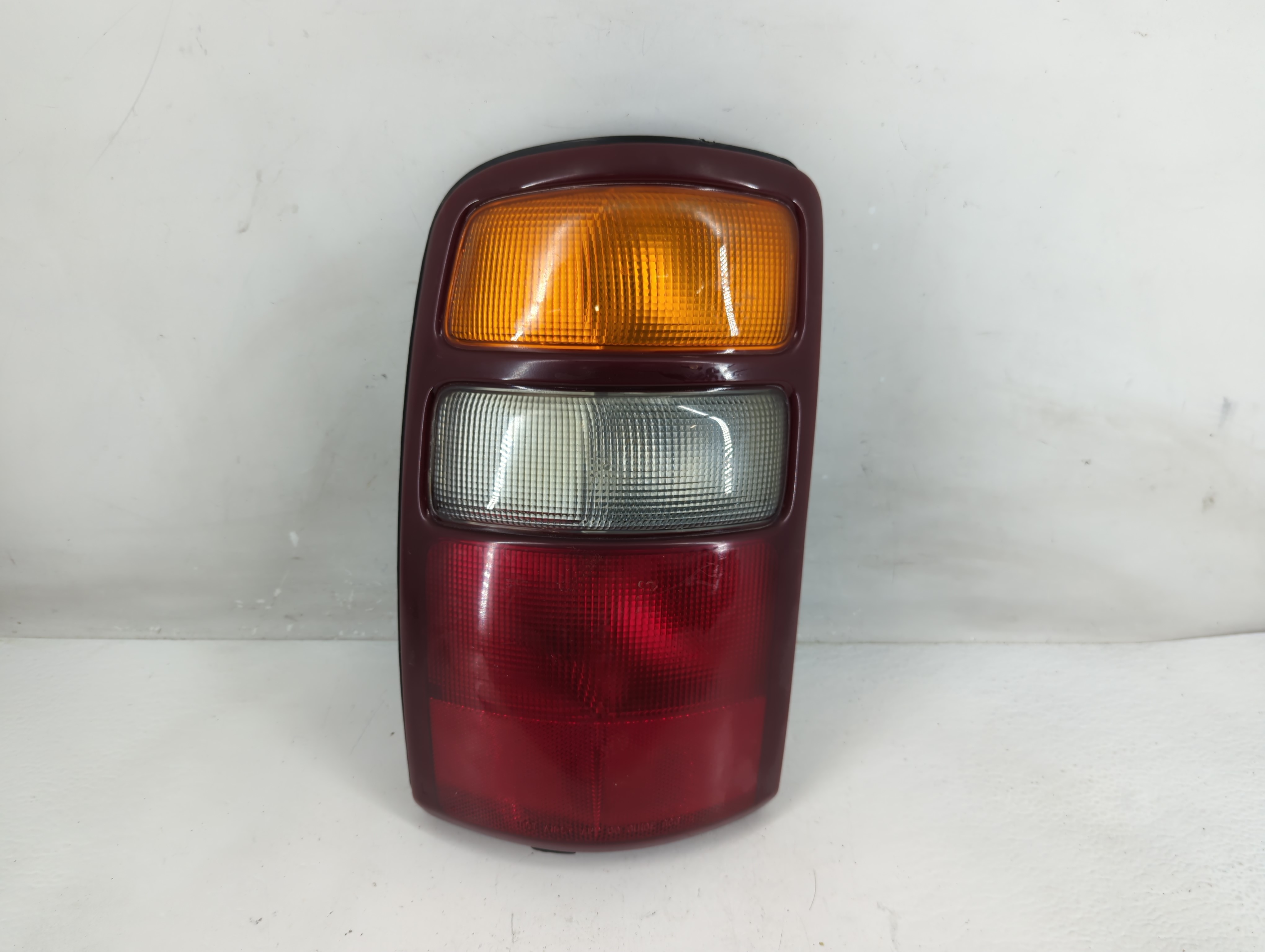 Picture of 2000-2003 Chevrolet Tahoe Driver Left Side Tail Light Taillight Oem 1229271