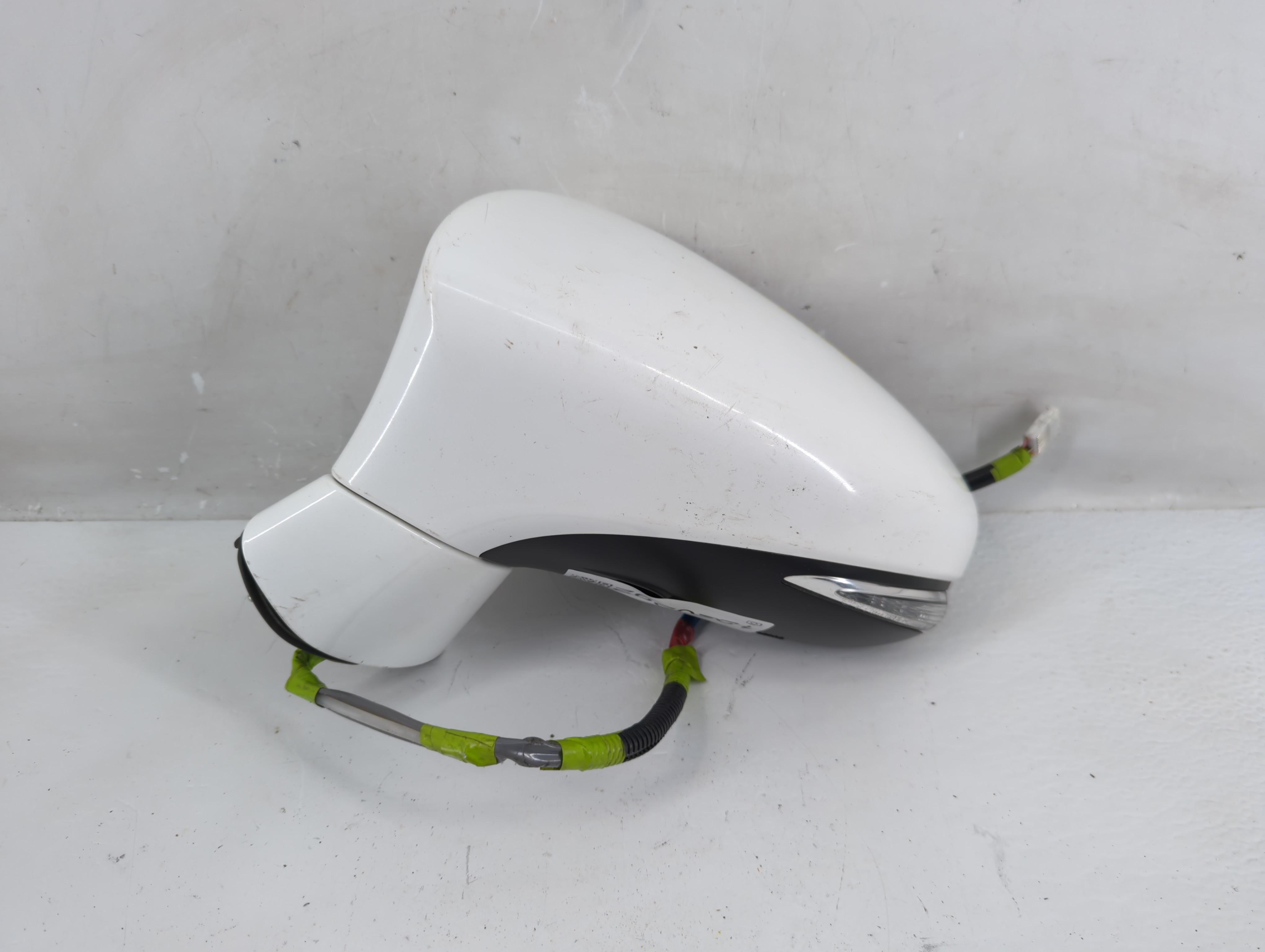 2013-2017 Lexus Ct200h Driver Left Side View Power Door Mirror White 1229292 - Oemusedautoparts1.com