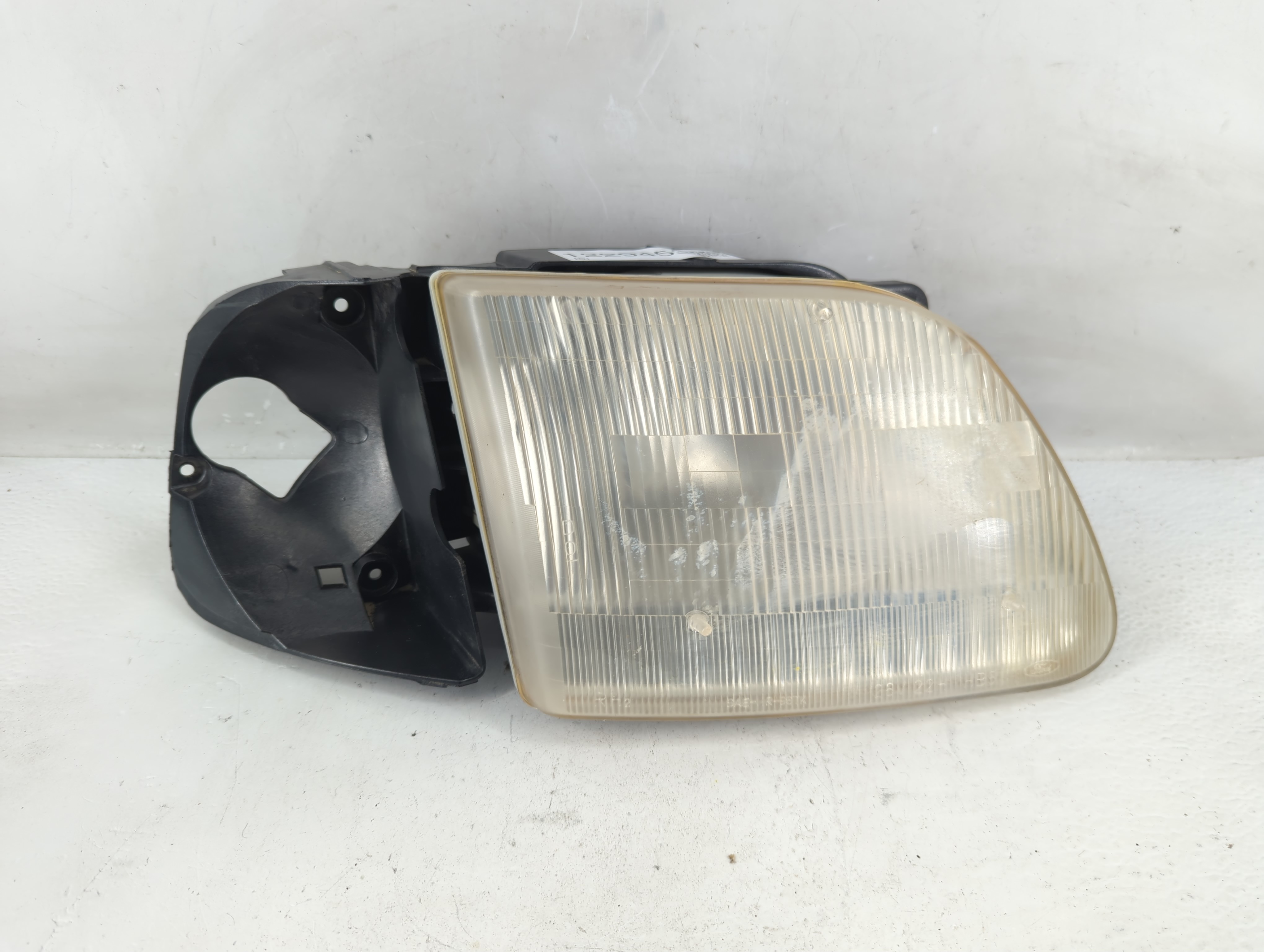 1997-1997 Ford F-150 Passenger Right Oem Head Light Headlight Lamp 1229453 - Oemusedautoparts1.com