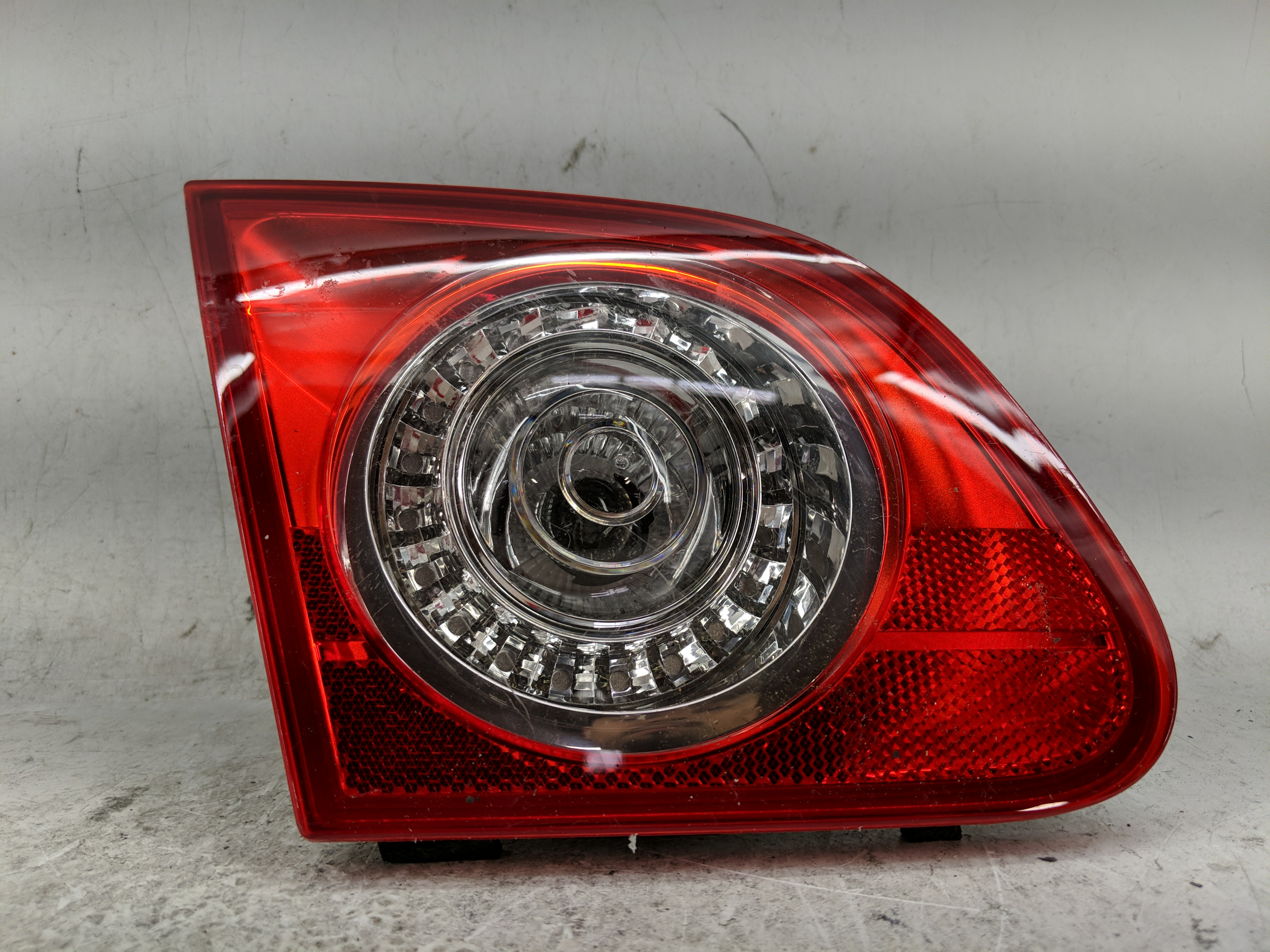 2006-2010 Volkswagen Passat Driver Left Side Tail Light Taillight Oem 1229461 - Oemusedautoparts1.com
