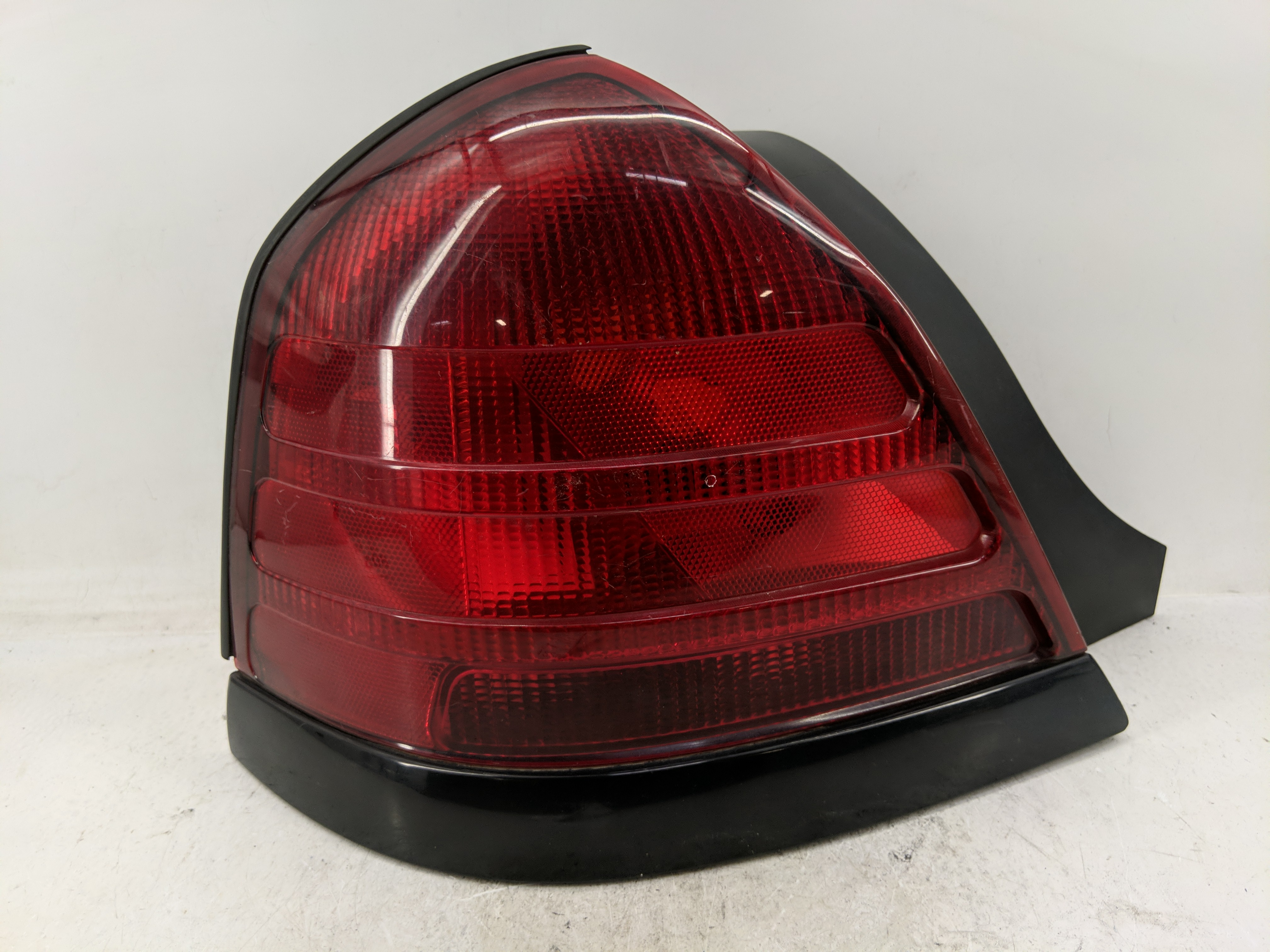 Picture of 2000-2011 Ford Crown Victoria Driver Left Side Tail Light Taillight Oem 1229493
