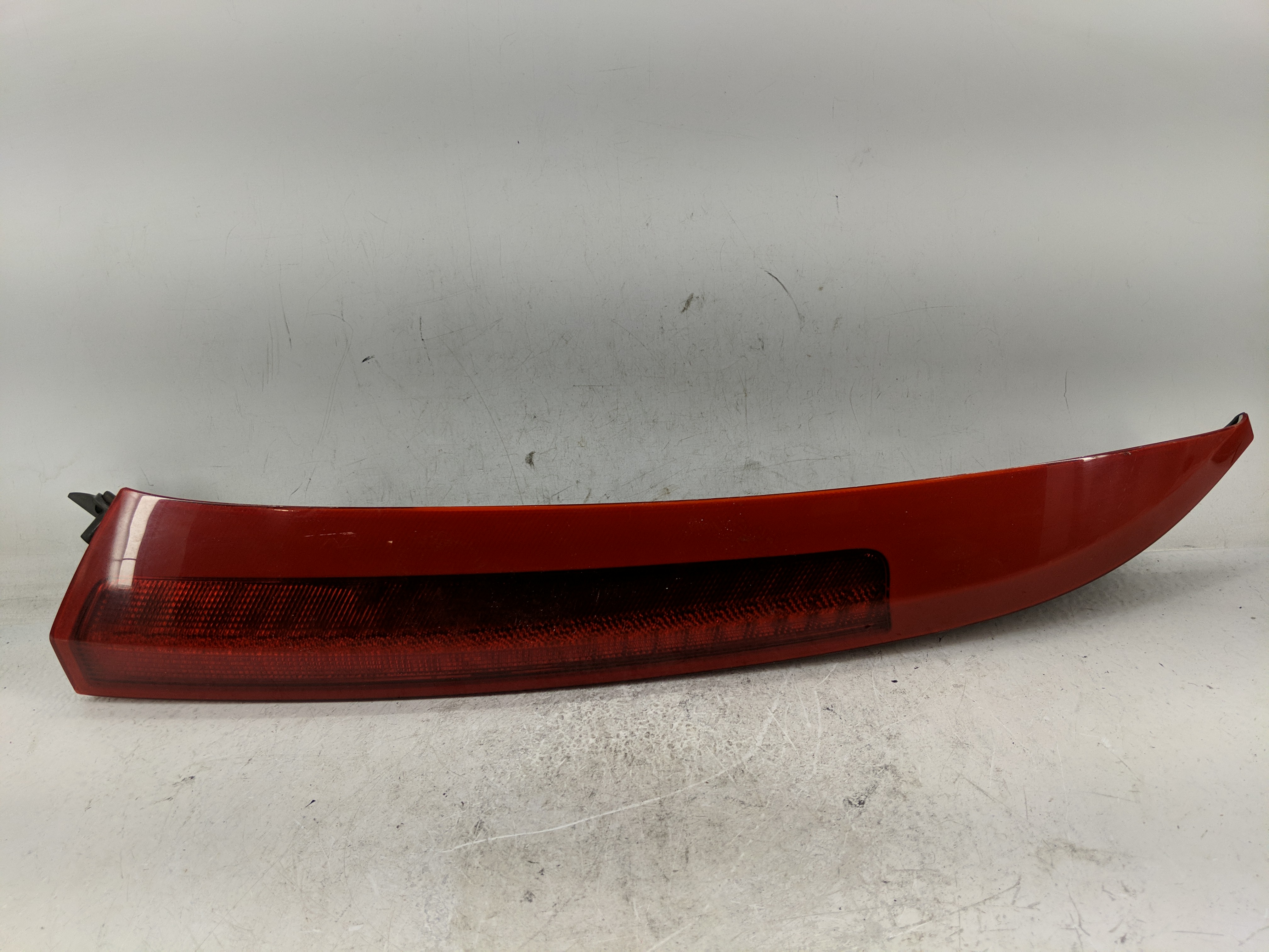 Picture of 2003-2006 Volvo Xc90 Driver Left Side Tail Light Taillight Oem 1229552