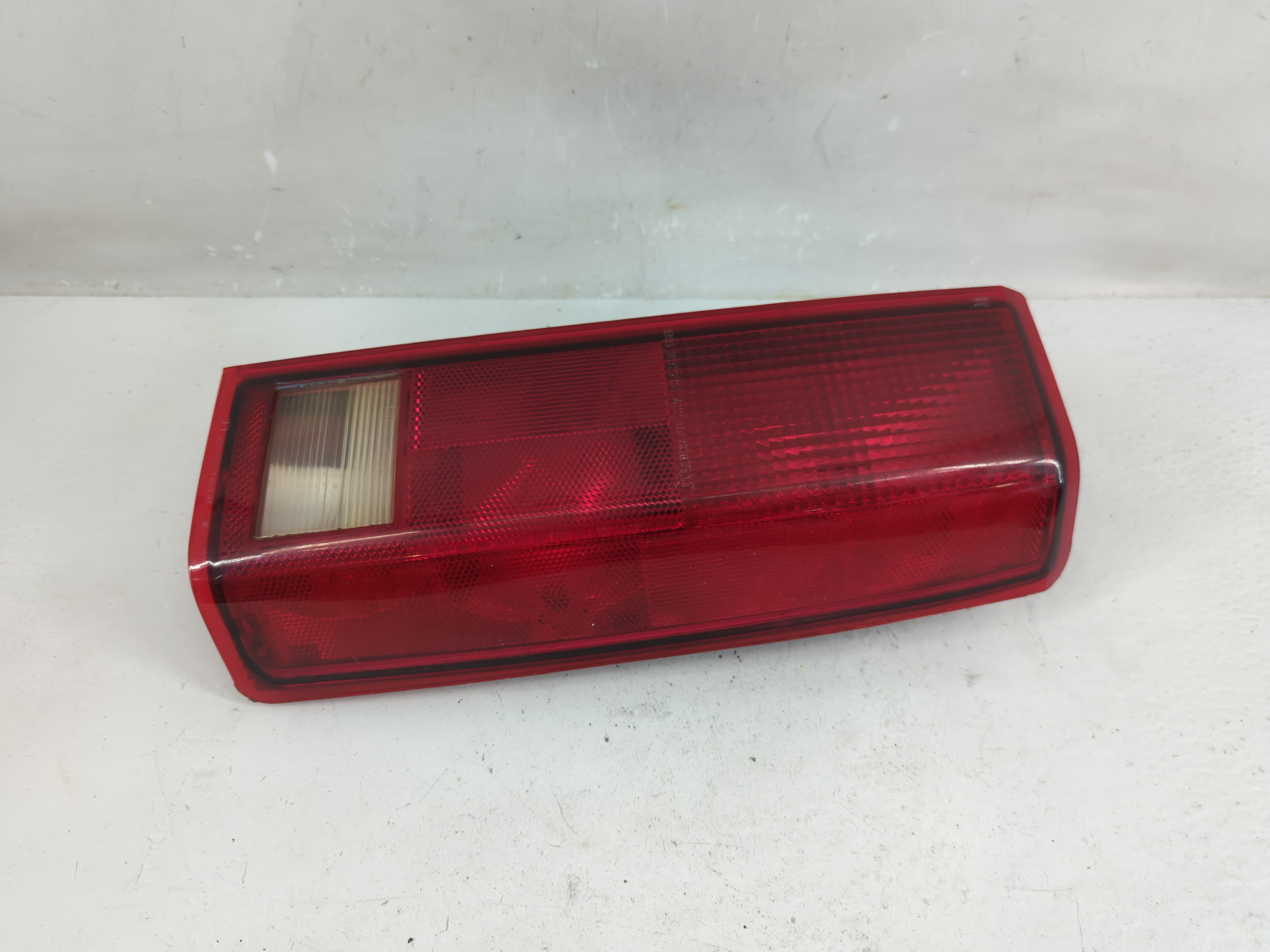 Picture of 1985-2005 Gmc Safari Passenger Right Side Tail Light Taillight Oem 1229562