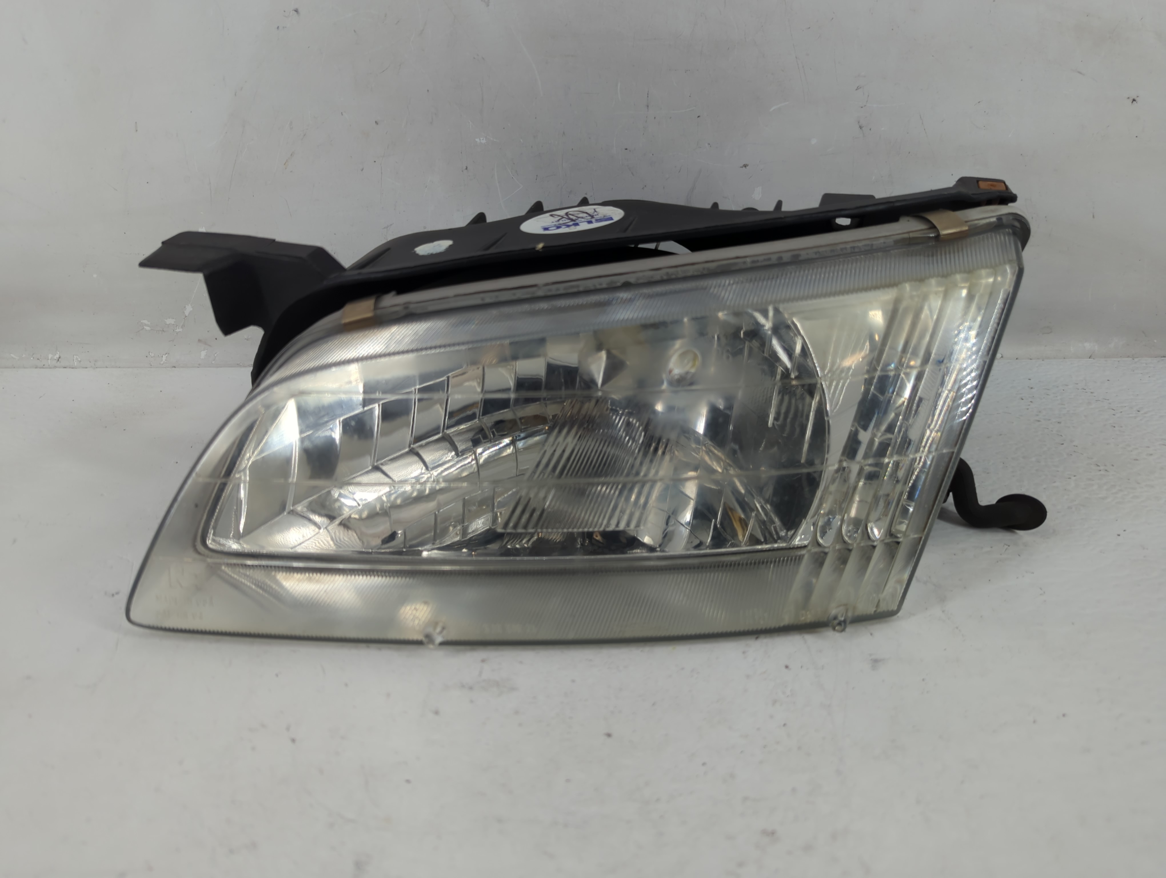 Picture of 1998-1999 Nissan Altima Driver Left Oem Head Light Headlight Lamp 1229578