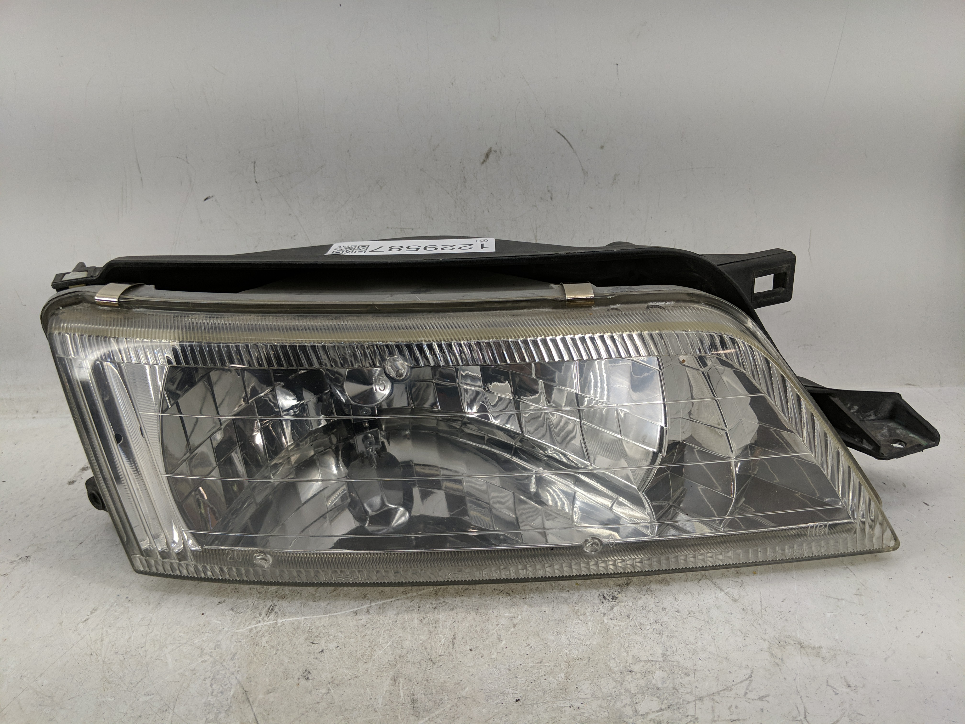 Picture of 1997-1999 Nissan Maxima Passenger Right Oem Head Light Headlight Lamp 1229587