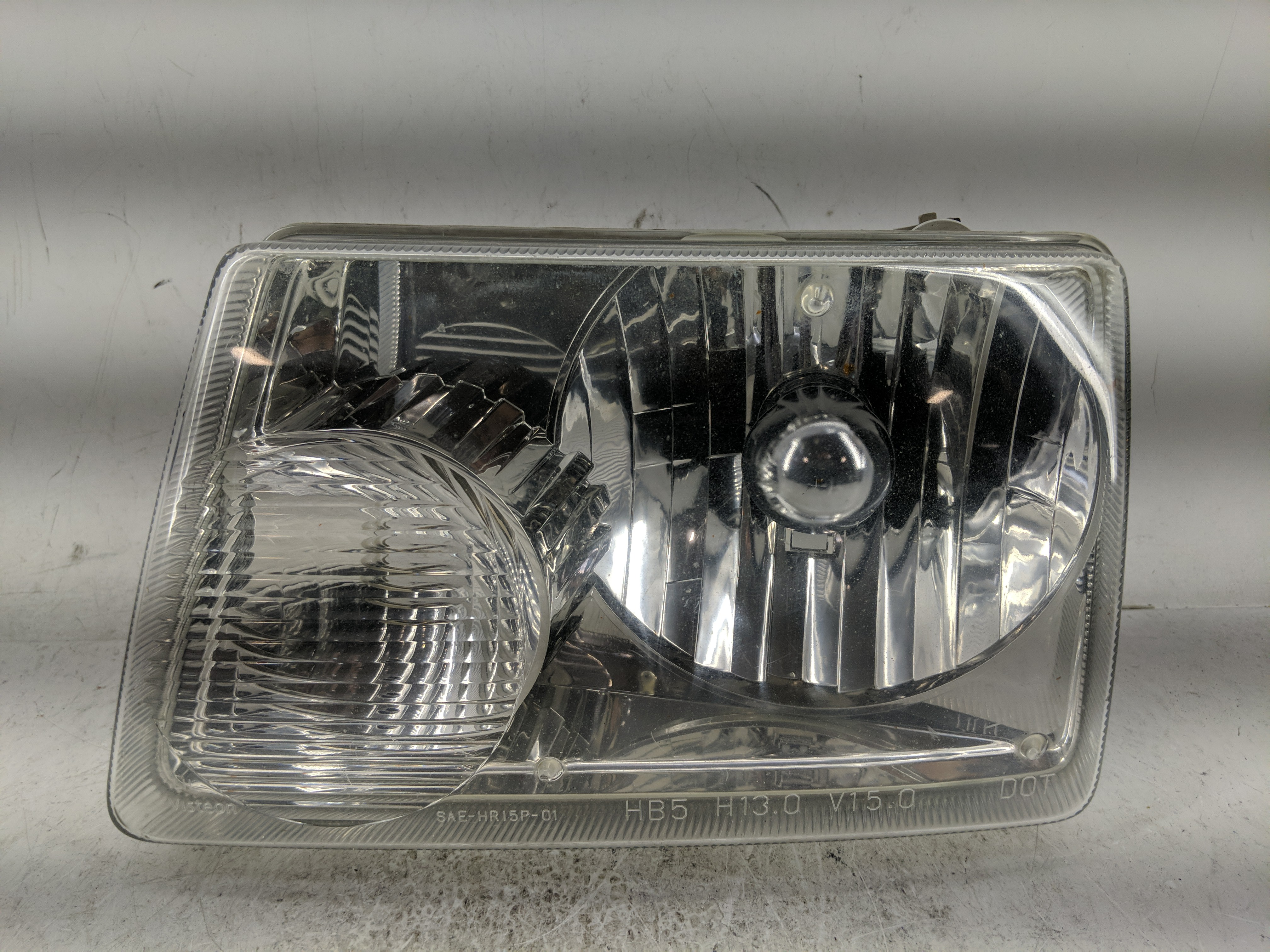 2001-2011 Ford Ranger Driver Left Oem Head Light Headlight Lamp 1229589 - Oemusedautoparts1.com