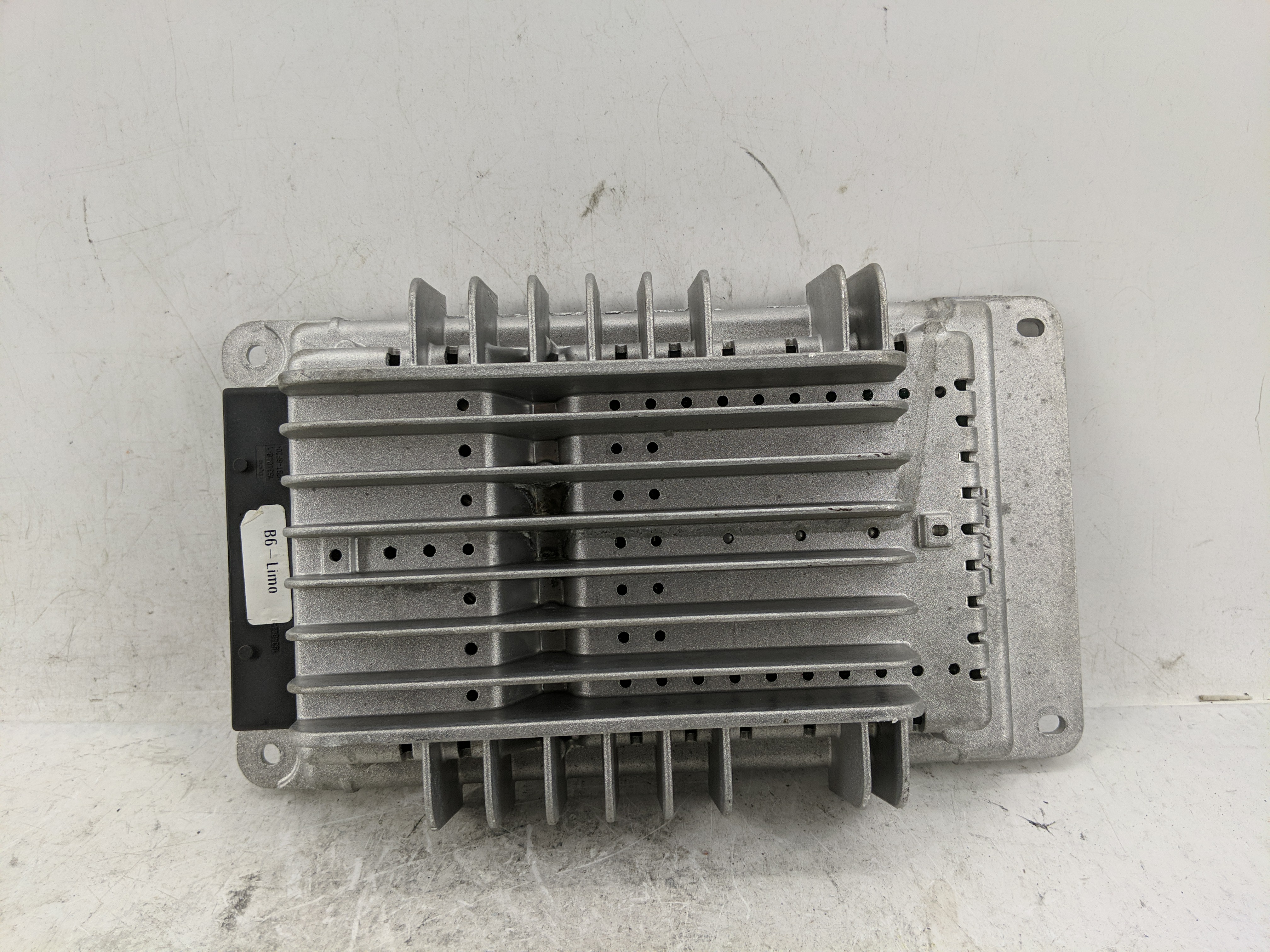 2005-2008 Audi A4 Am Fm Cd Player Radio Receiver 1229624 - Oemusedautoparts1.com