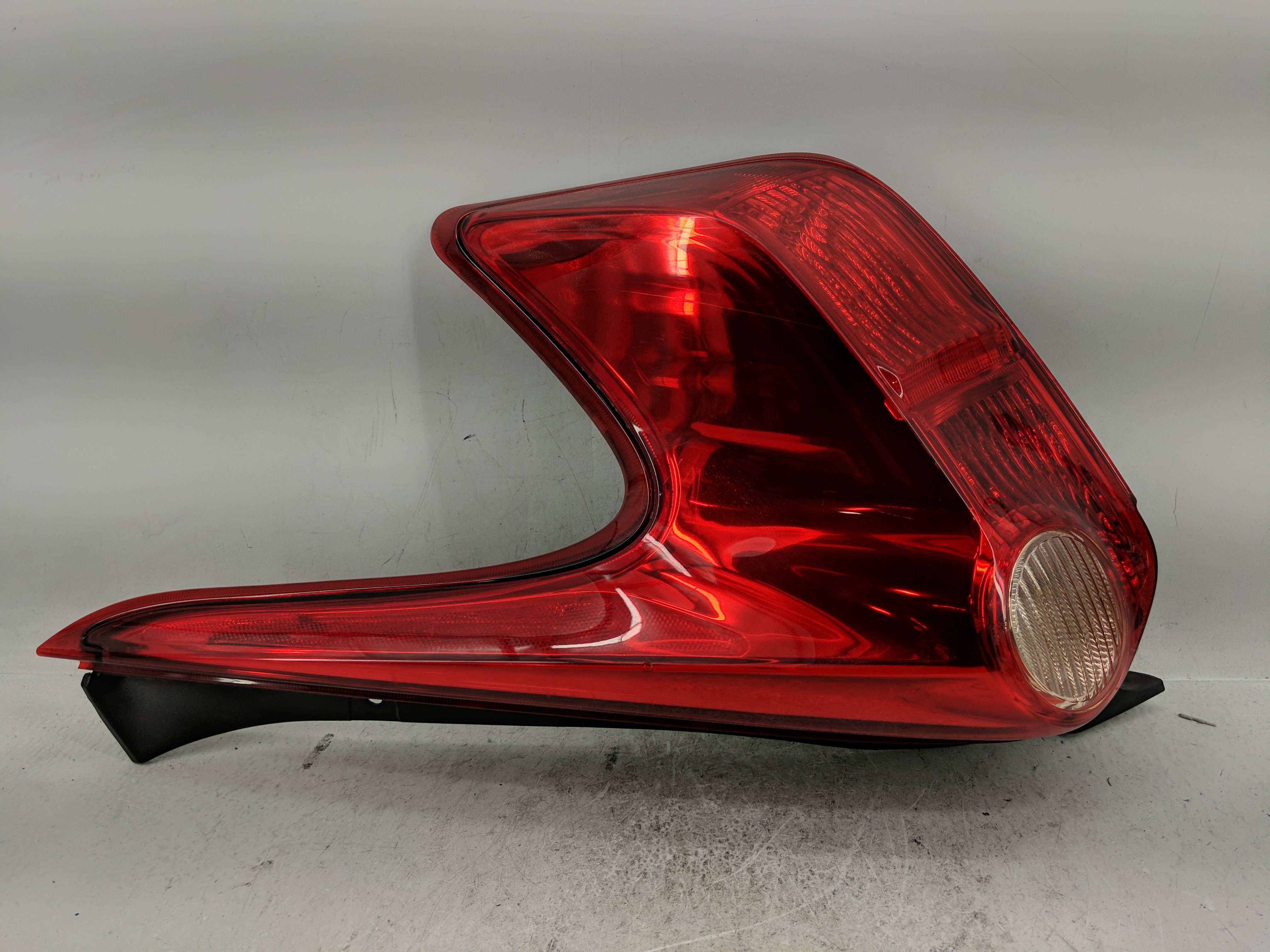 Picture of 2011-2014 Nissan Juke Passenger Right Side Tail Light Taillight Oem 1229633