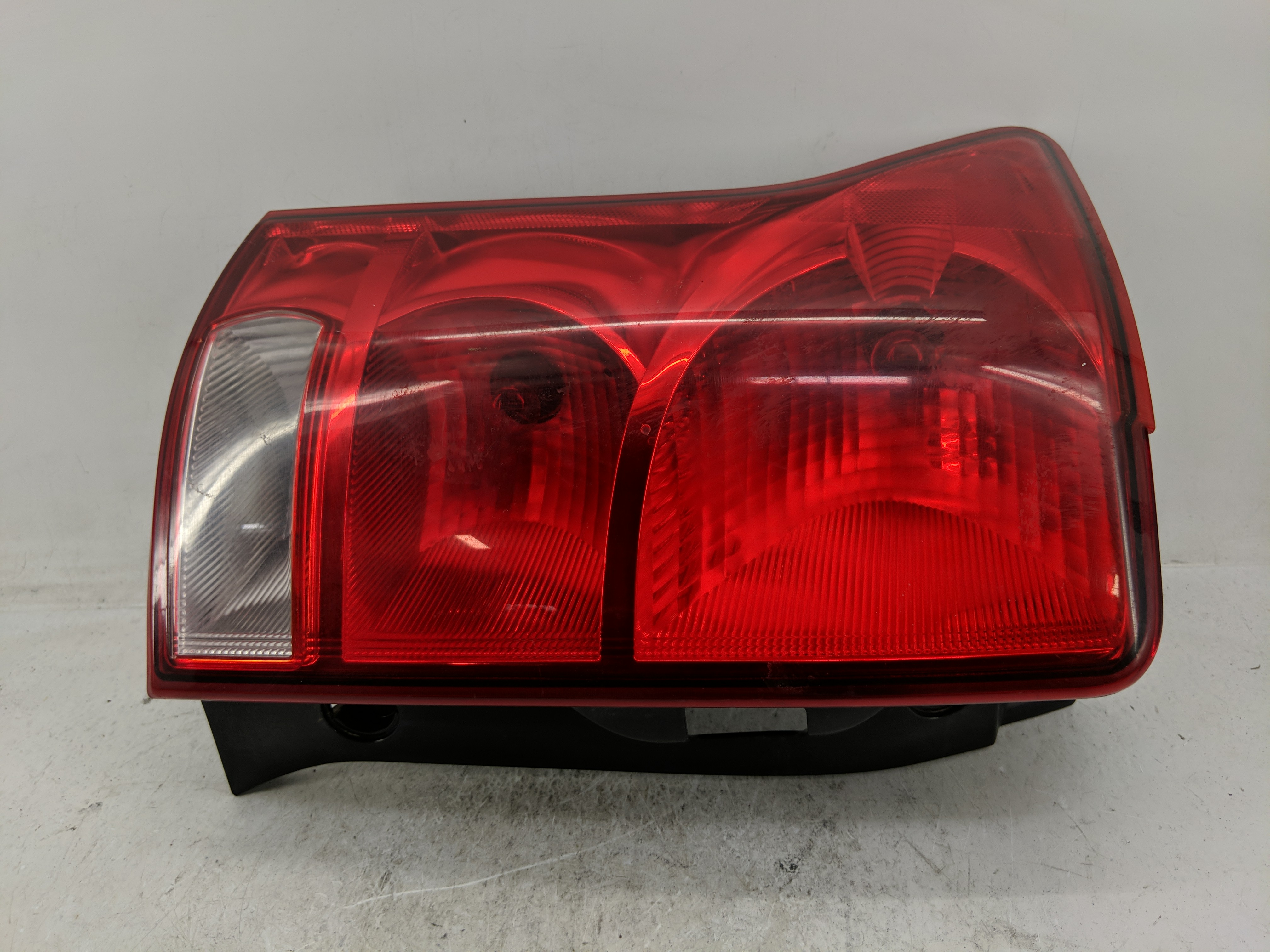 Suzuki Vitara Driver Left Side Tail Light Taillight Oem 1229635 - Oemusedautoparts1.com