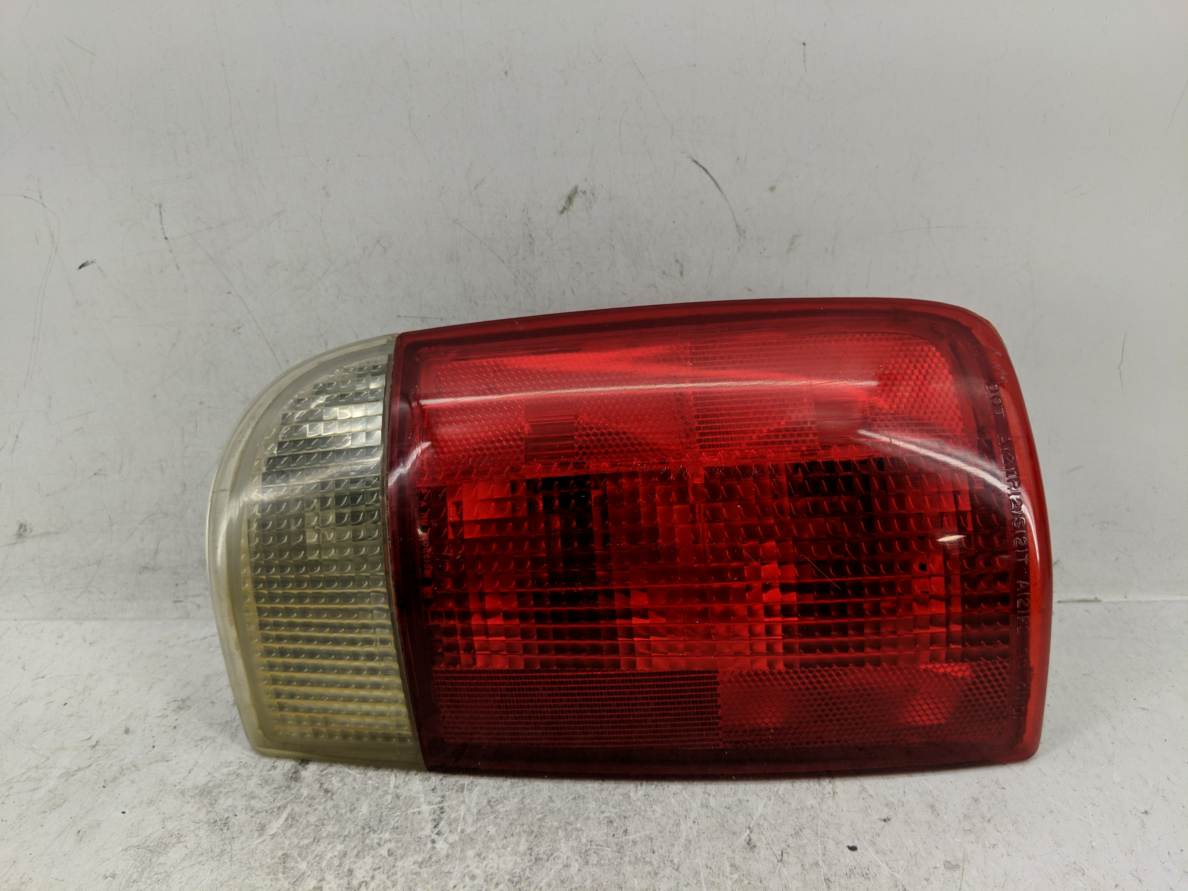1996-2001 Oldsmobile Bravada Driver Left Side Tail Light Taillight Oem 1229656 - Oemusedautoparts1.com