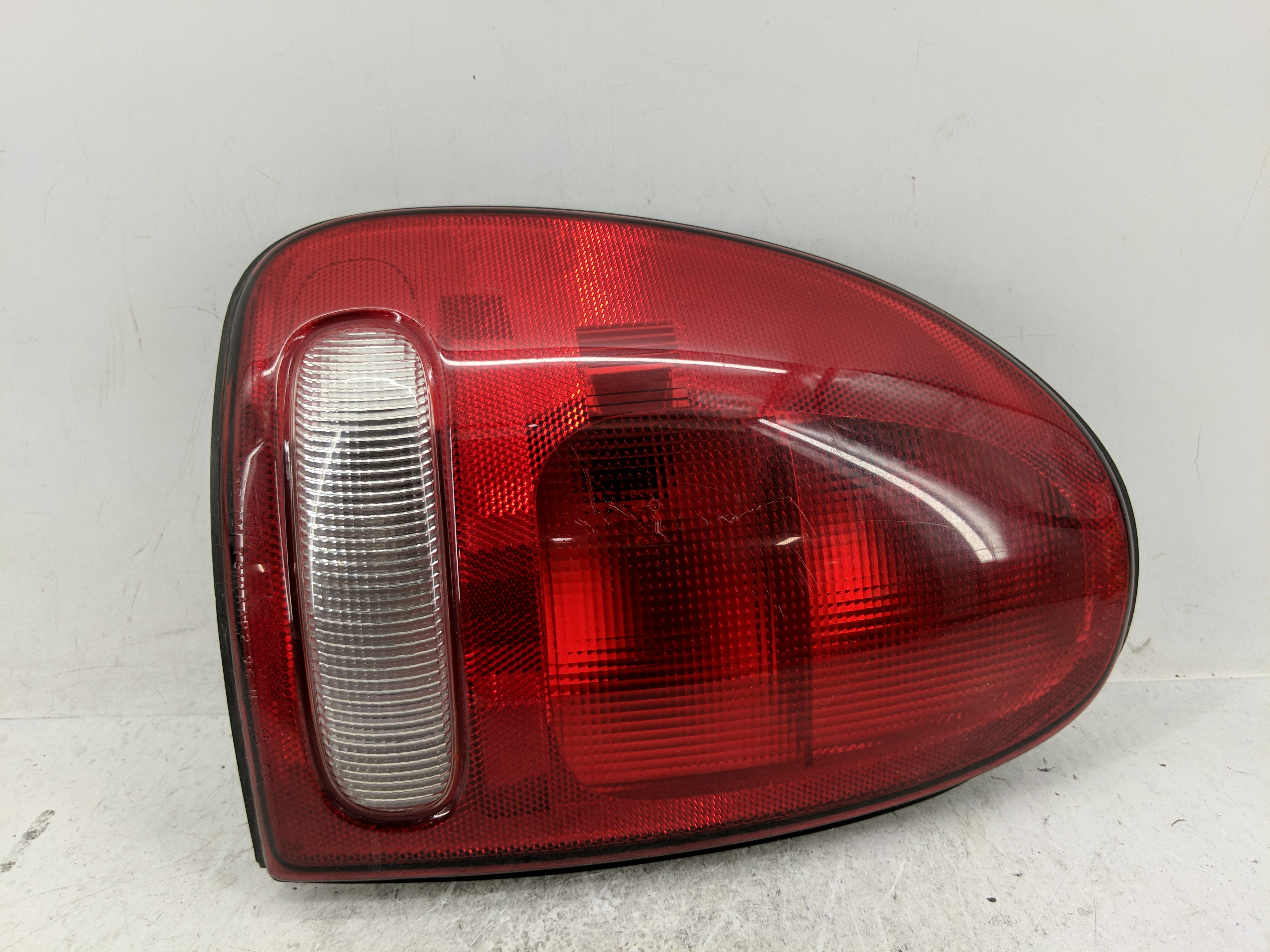Picture of Dodge Grand Caravan Driver Left Side Tail Light Taillight Oem 1229658