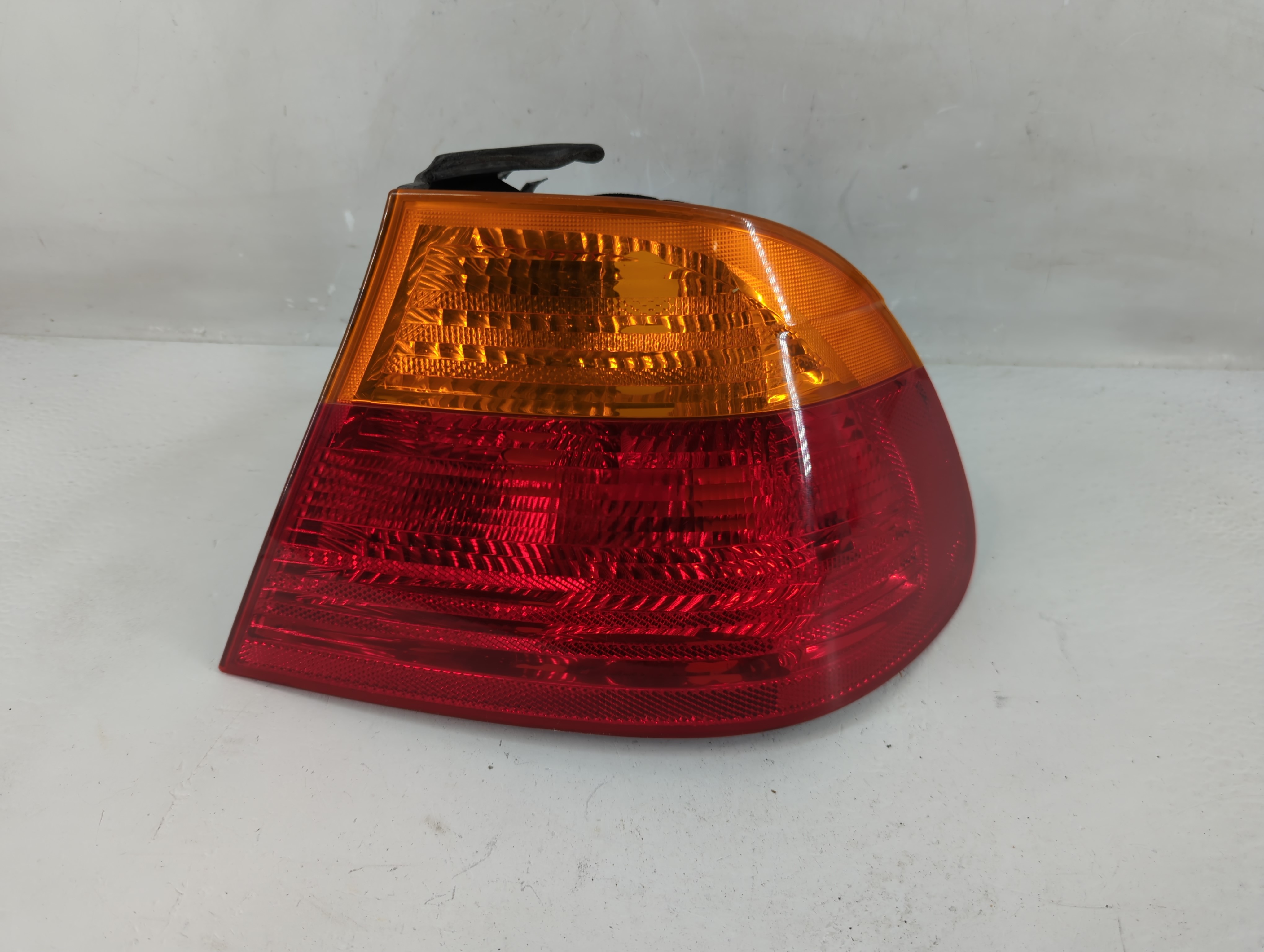 Picture of Bmw 325i Passenger Right Side Tail Light Taillight Oem 1229687
