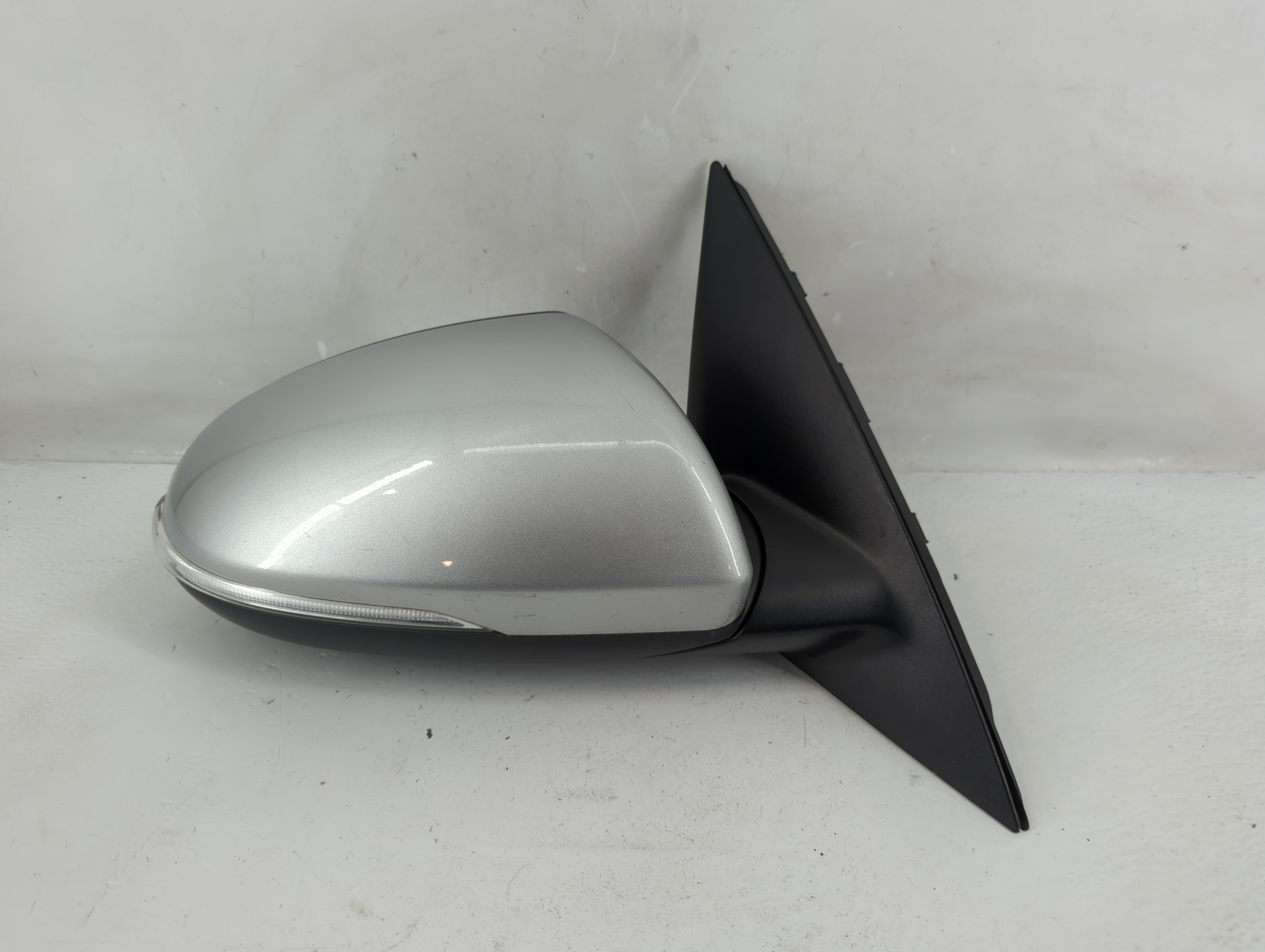 2019-2020 Kia Optima Passenger Right Side View Power Door Mirror Silver 1229786 - Oemusedautoparts1.com