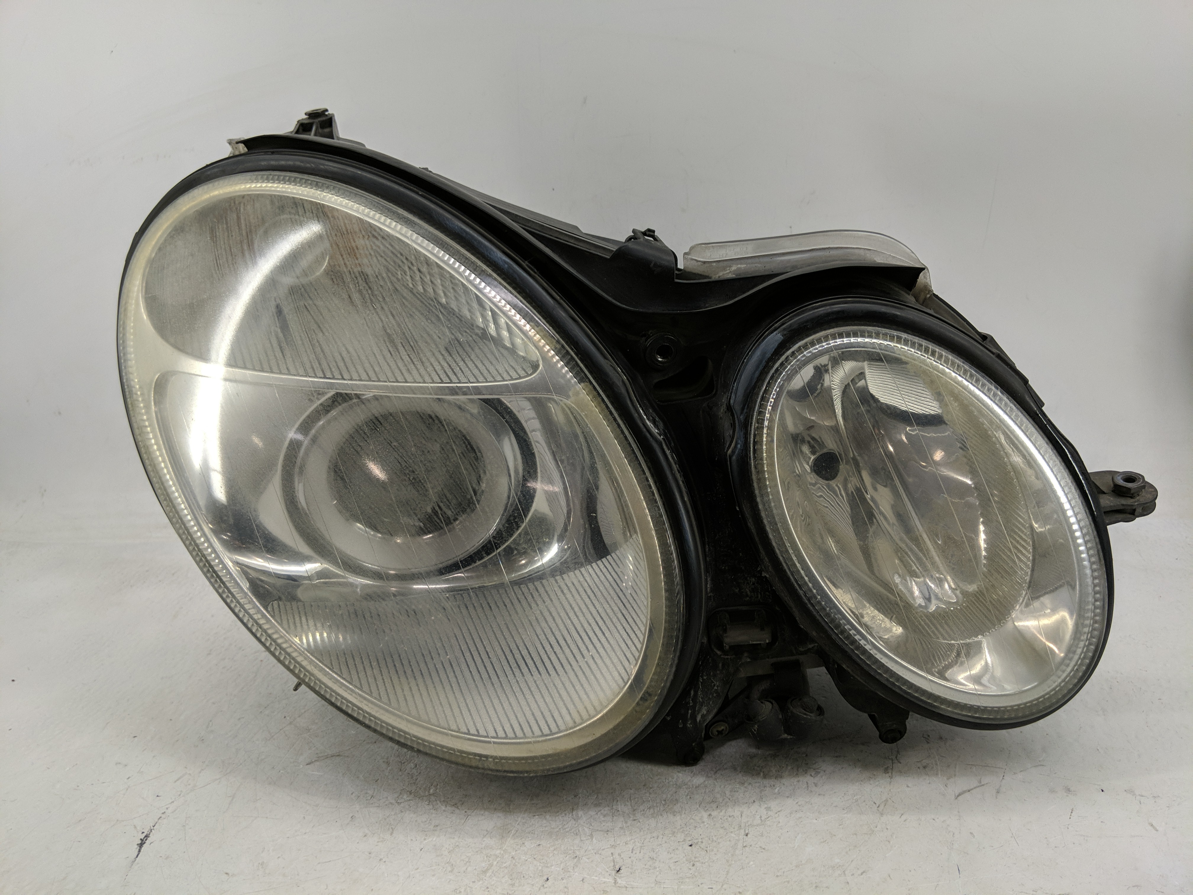 Picture of Mercedes-benz 320 Passenger Right Oem Head Light Headlight Lamp 1229966