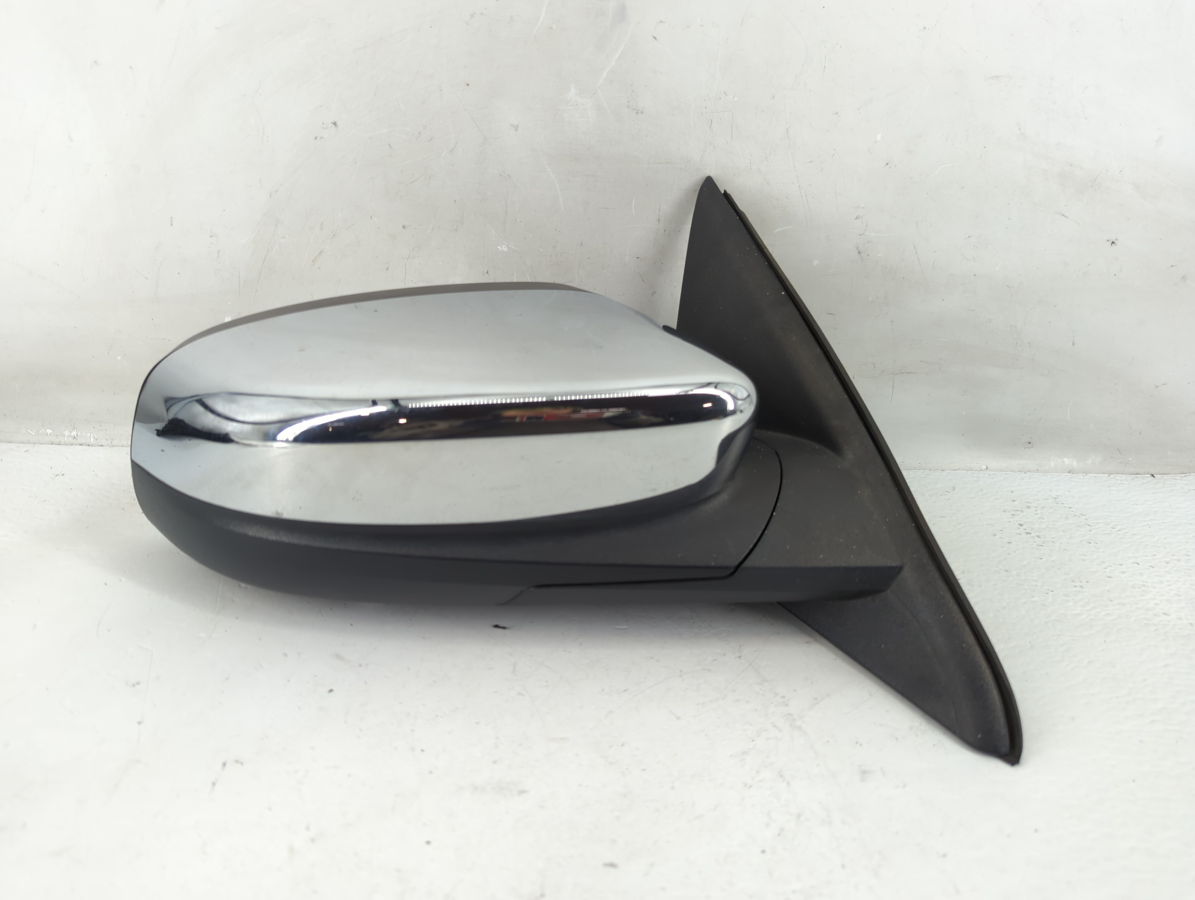 2010-2019 Ford Taurus Passenger Right Side View Power Door Mirror Chrome 1230338 - Oemusedautoparts1.com