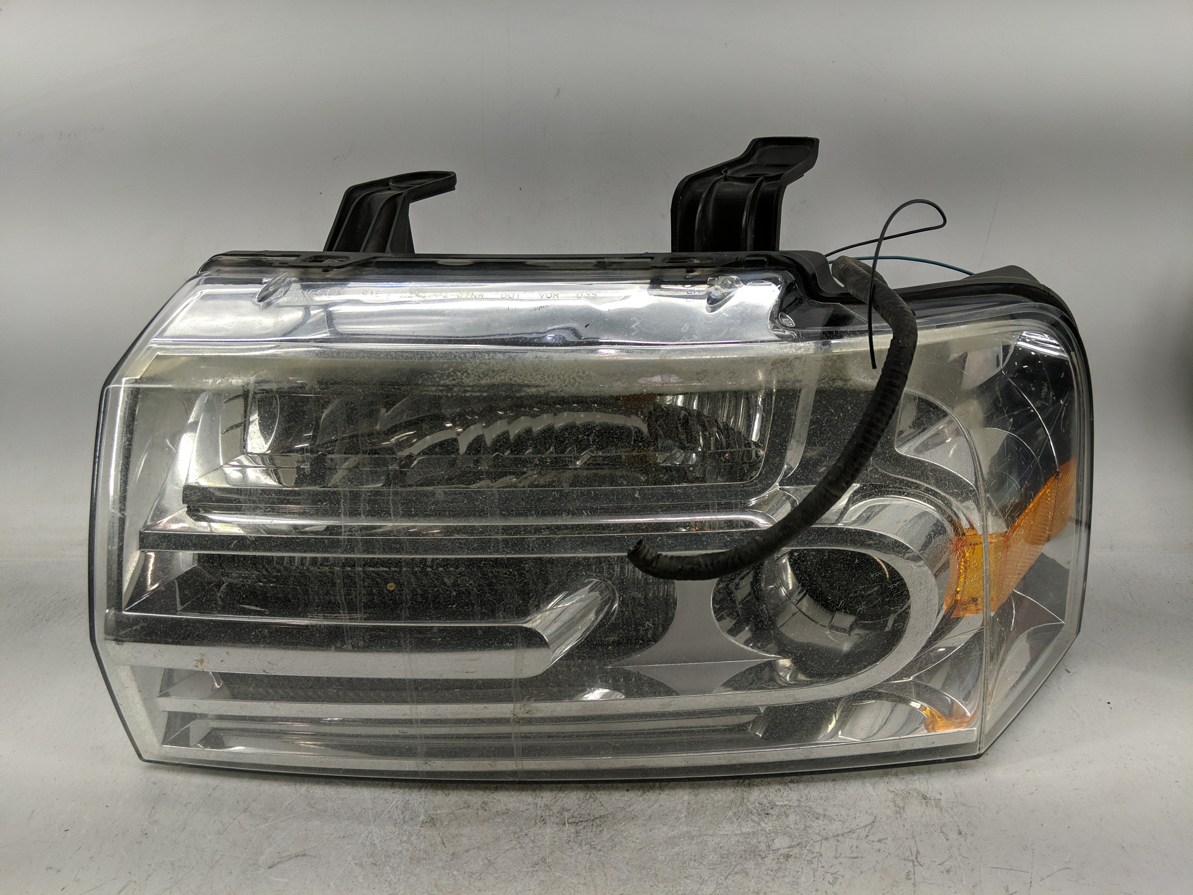 Picture of 2008 Lincoln Navigator Driver Left Oem Head Light Headlight Lamp 1231120