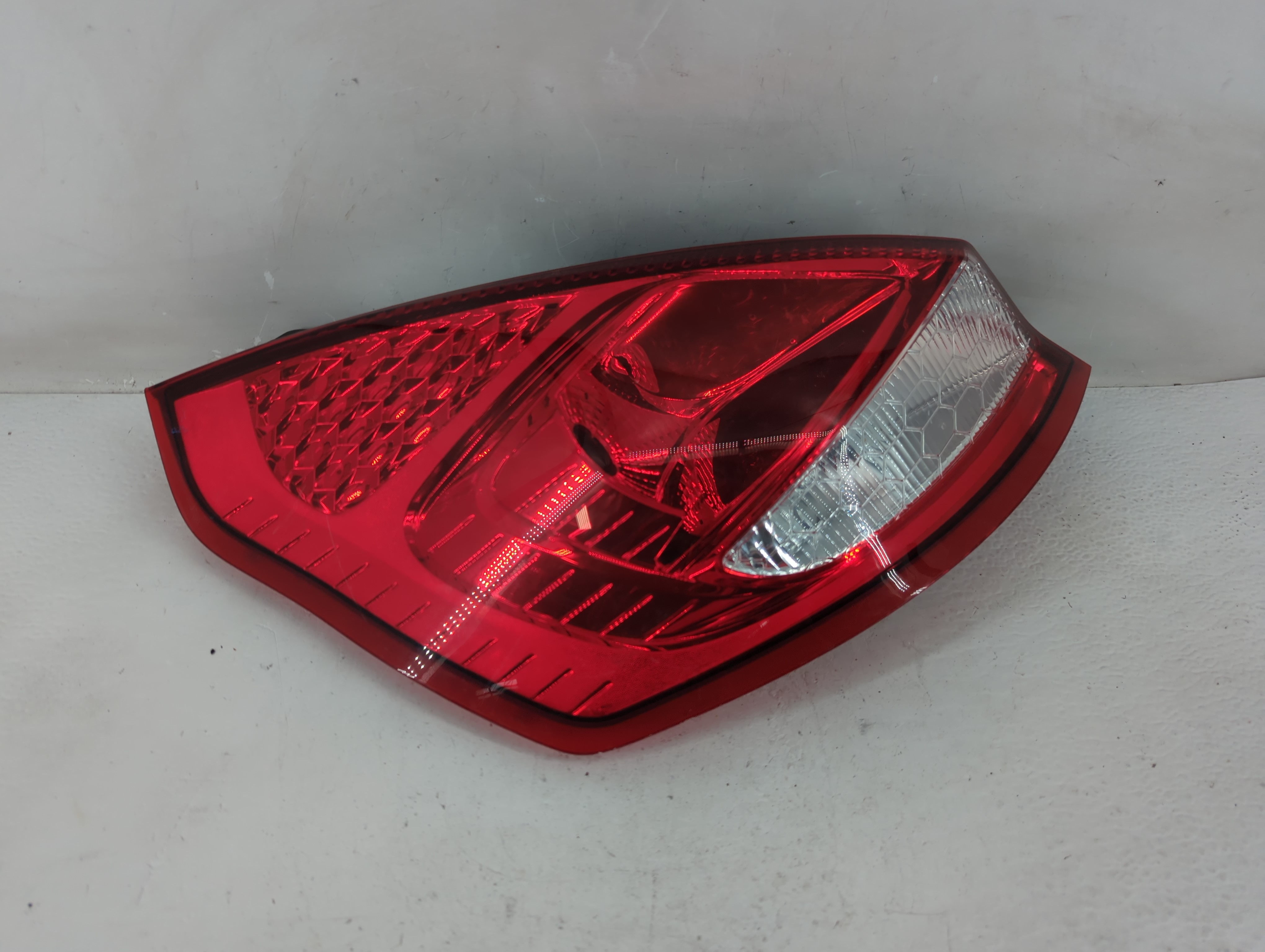 2011-2013 Ford Fiesta Driver Left Side Tail Light Taillight Oem 1231526 - Oemusedautoparts1.com