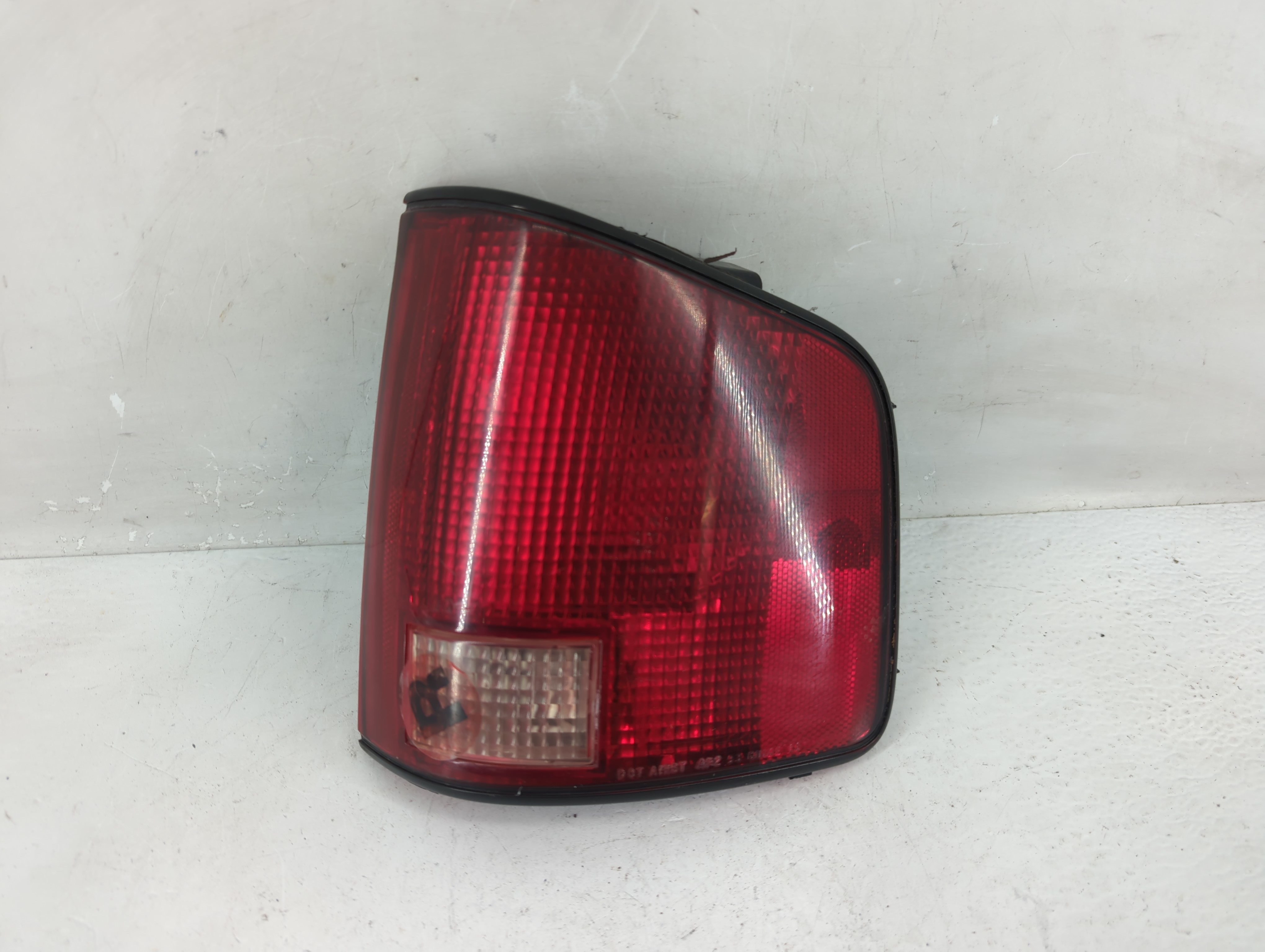 Picture of 1994-2003 Chevrolet S10 Passenger Right Side Tail Light Taillight Oem 1231547