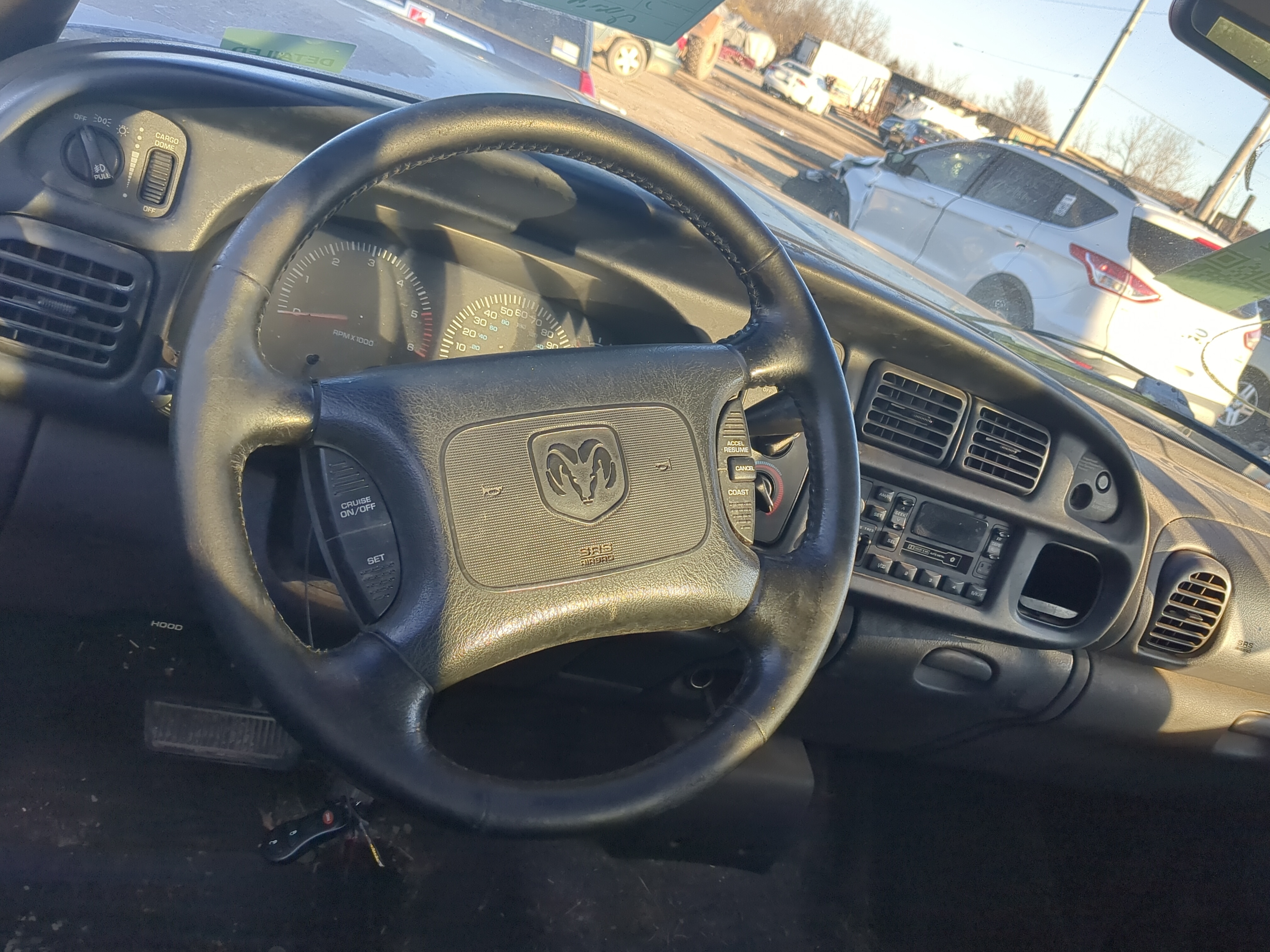 2000-2000 Dodge Ram 1500 Air Bag Driver Left Steering Wheel Mounted 1232154 - Oemusedautoparts1.com