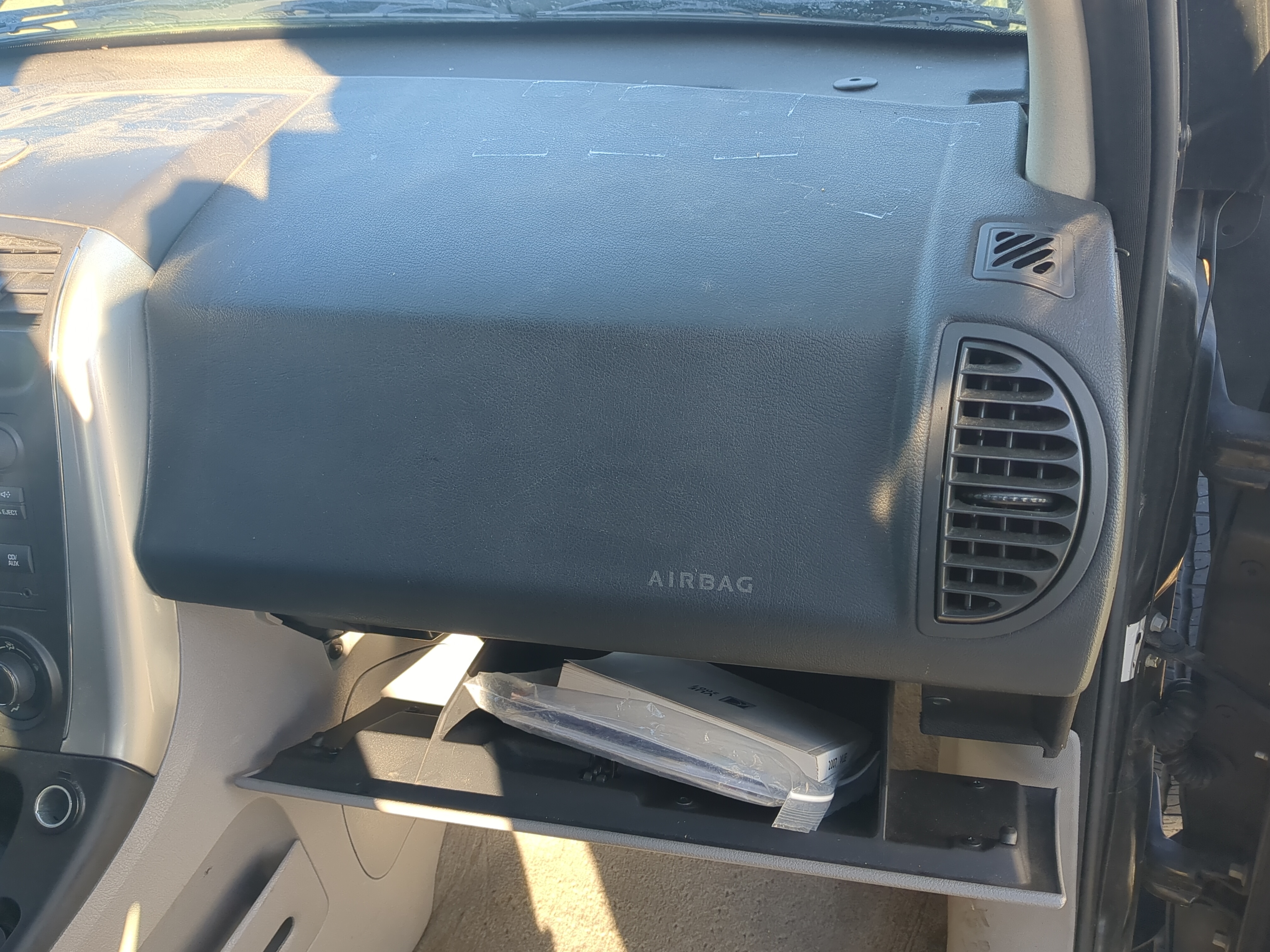 2006-2007 Saturn Vue Air Bag Passenger Right Dashboard Oem 1232279 - Oemusedautoparts1.com