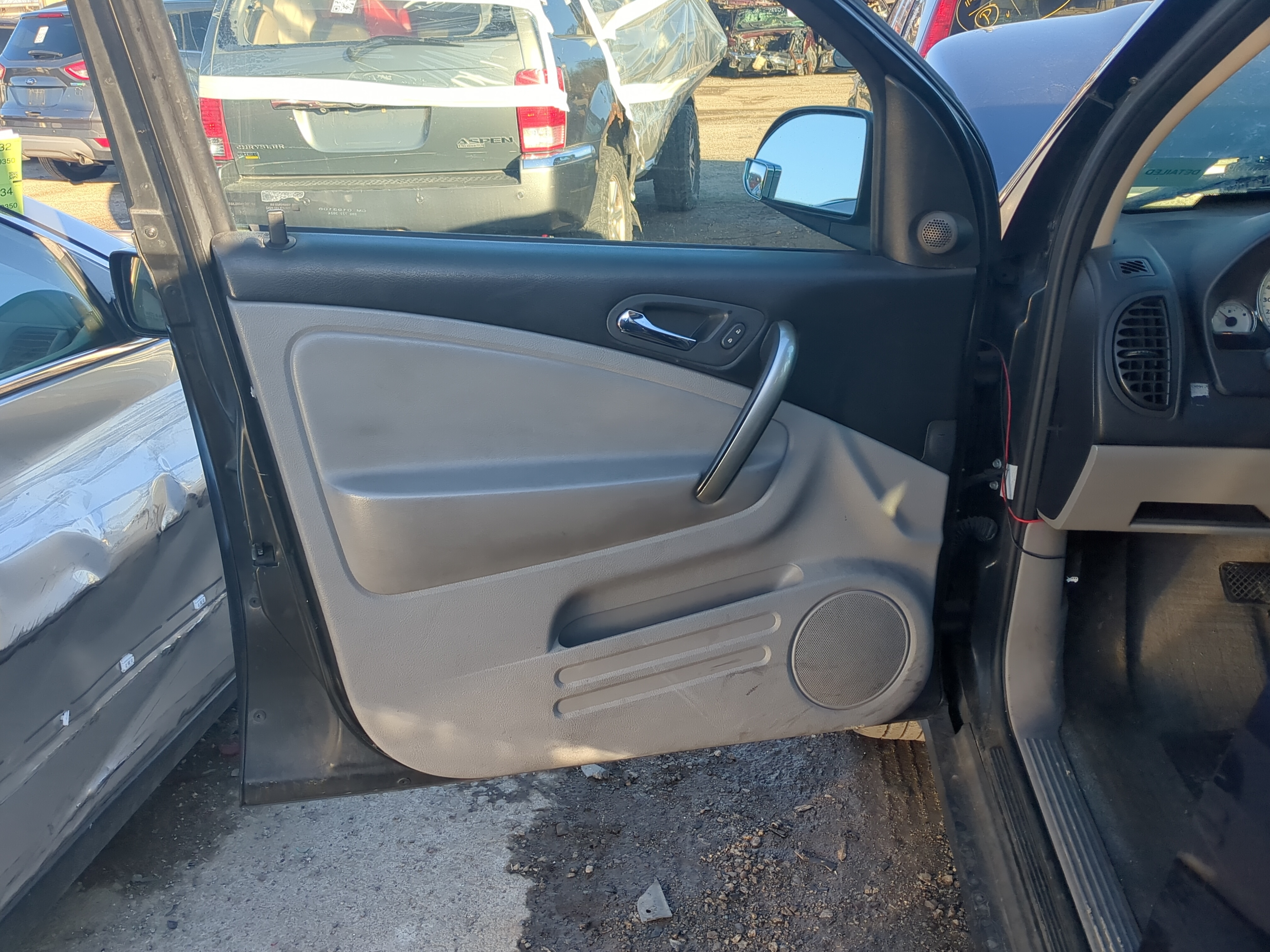 Picture of 2007 Saturn Vue Front Left Driver Interior Door Panel Trim 1232351