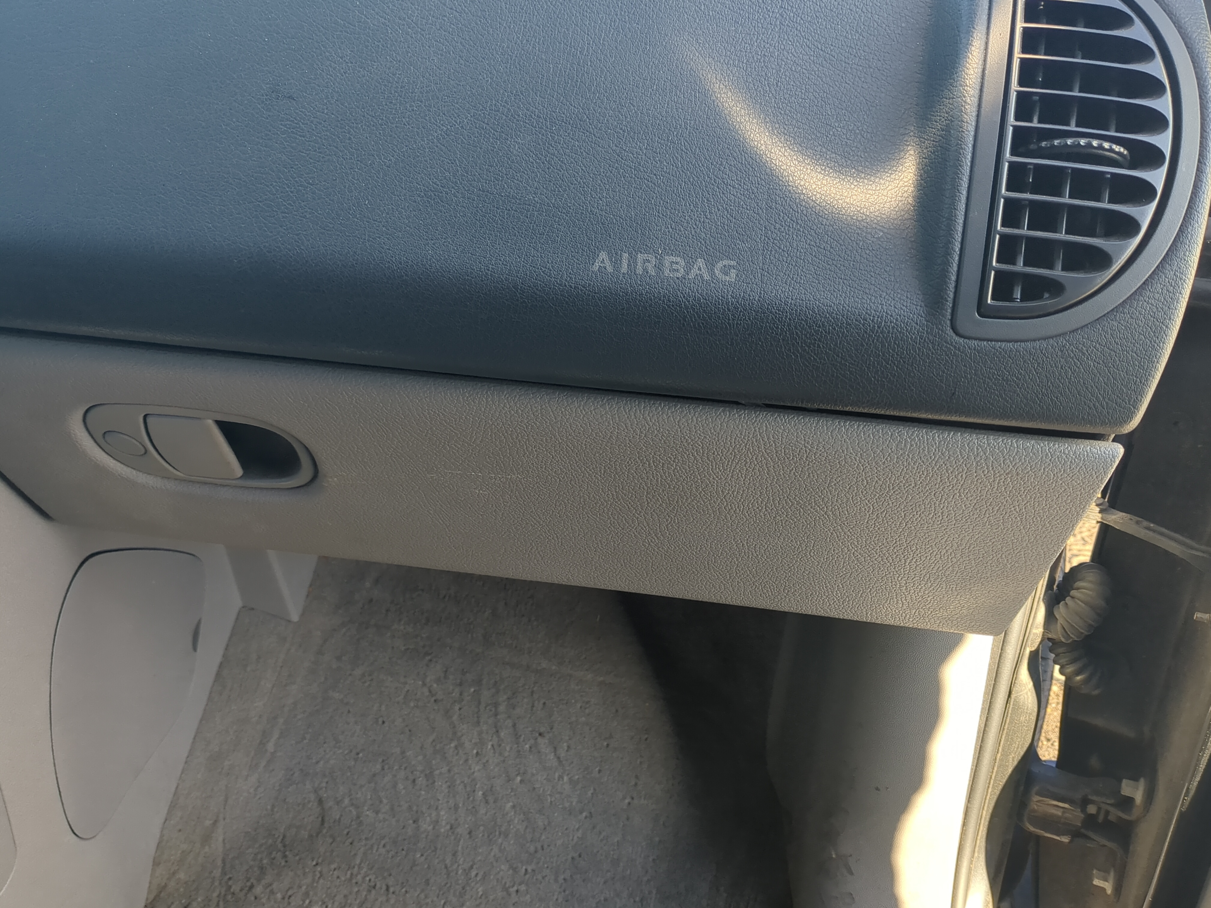 Picture of 2007 Saturn Vue Passenger Glove Box Door Storage Compartment 1232360