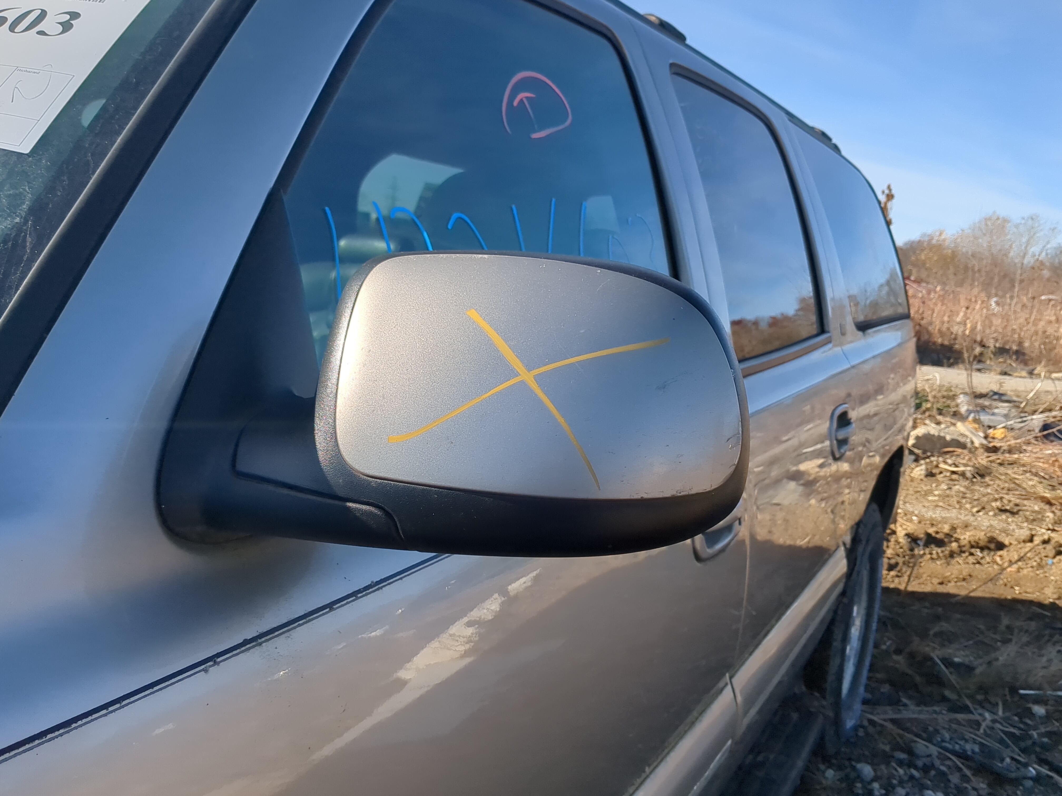 2000 Chevrolet Suburban 1500 Driver Left Side View Power Door Mirror 1232556 - Oemusedautoparts1.com