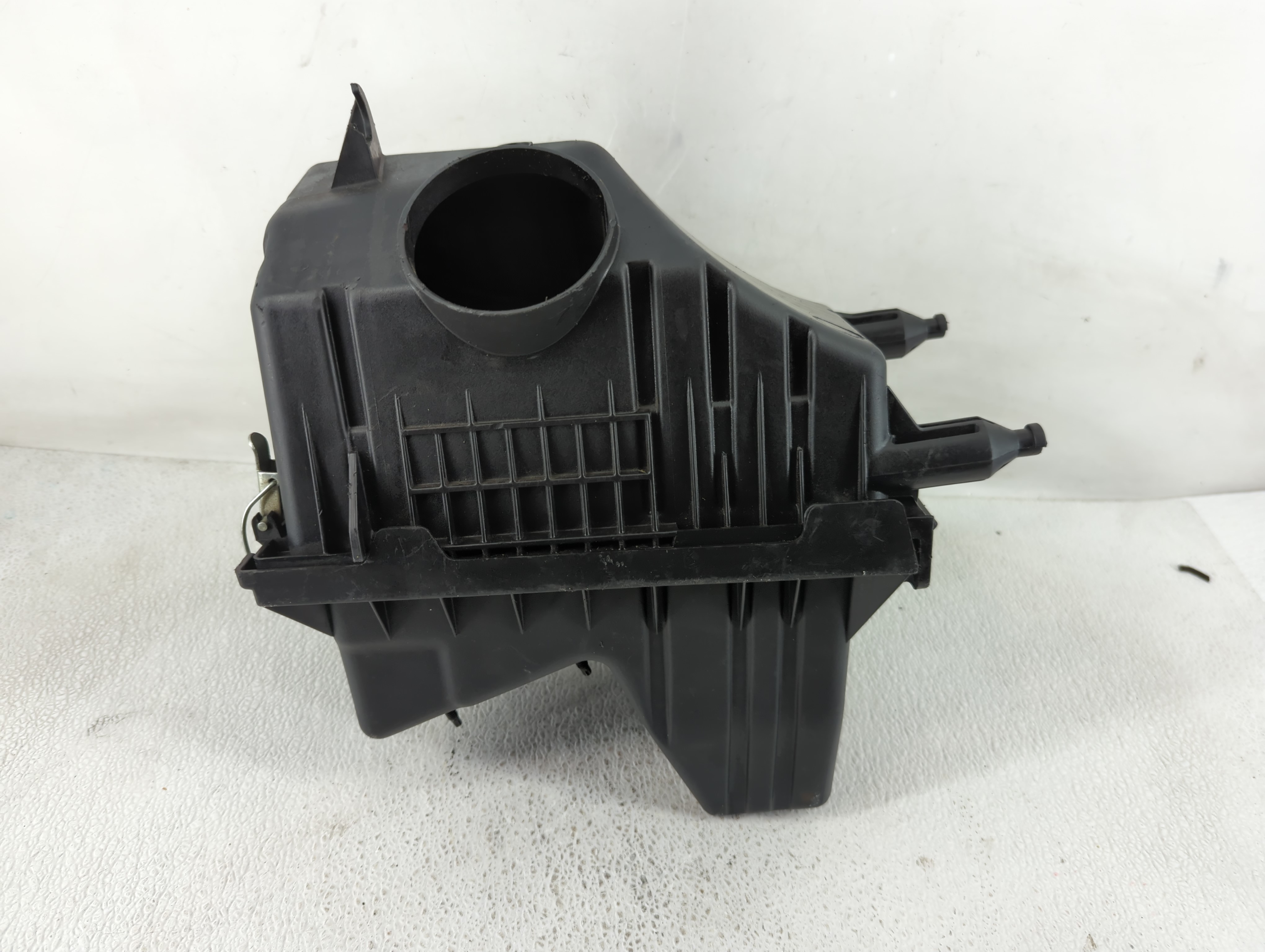 Picture of 2005-2007 Ford Escape Air Cleaner Intake-duct Hose Tube 1232566