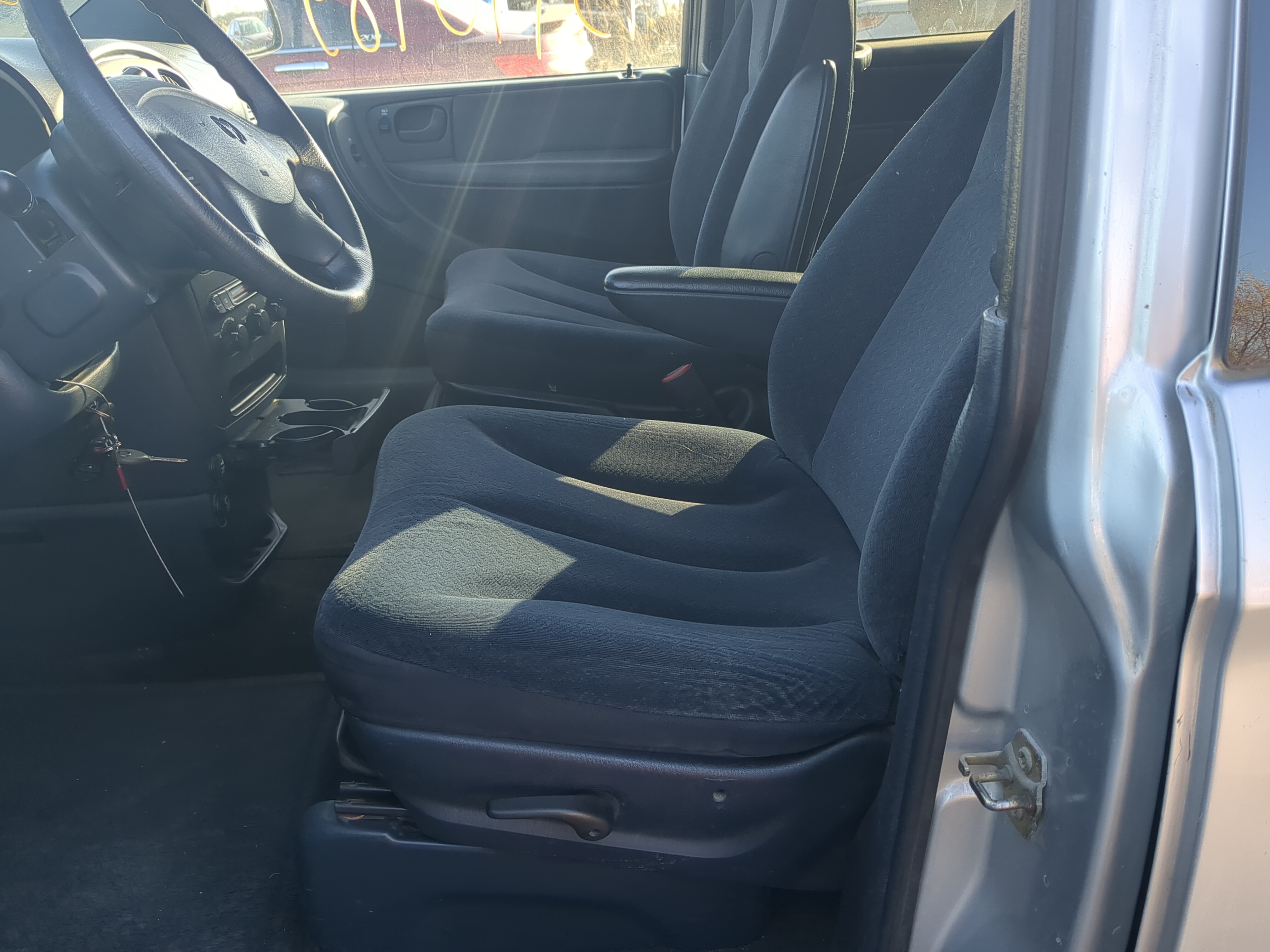Dodge Grand Caravan Driver Front Seat Oem 1232588 - Oemusedautoparts1.com